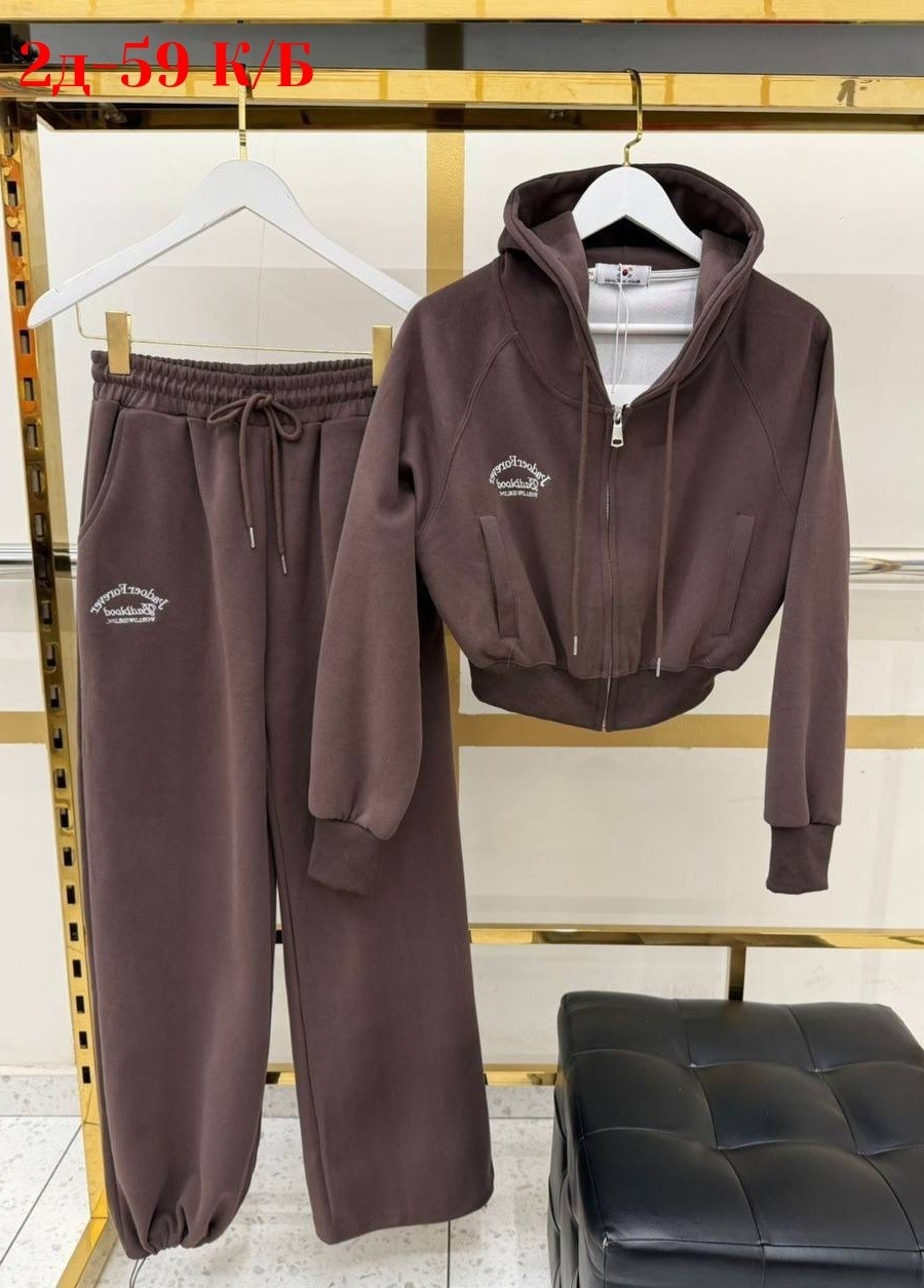 спортивный костюм спортивные костюмы,спортивный костюм женский,спортивный костюм,женский красный костюм miu miu,женский костюм