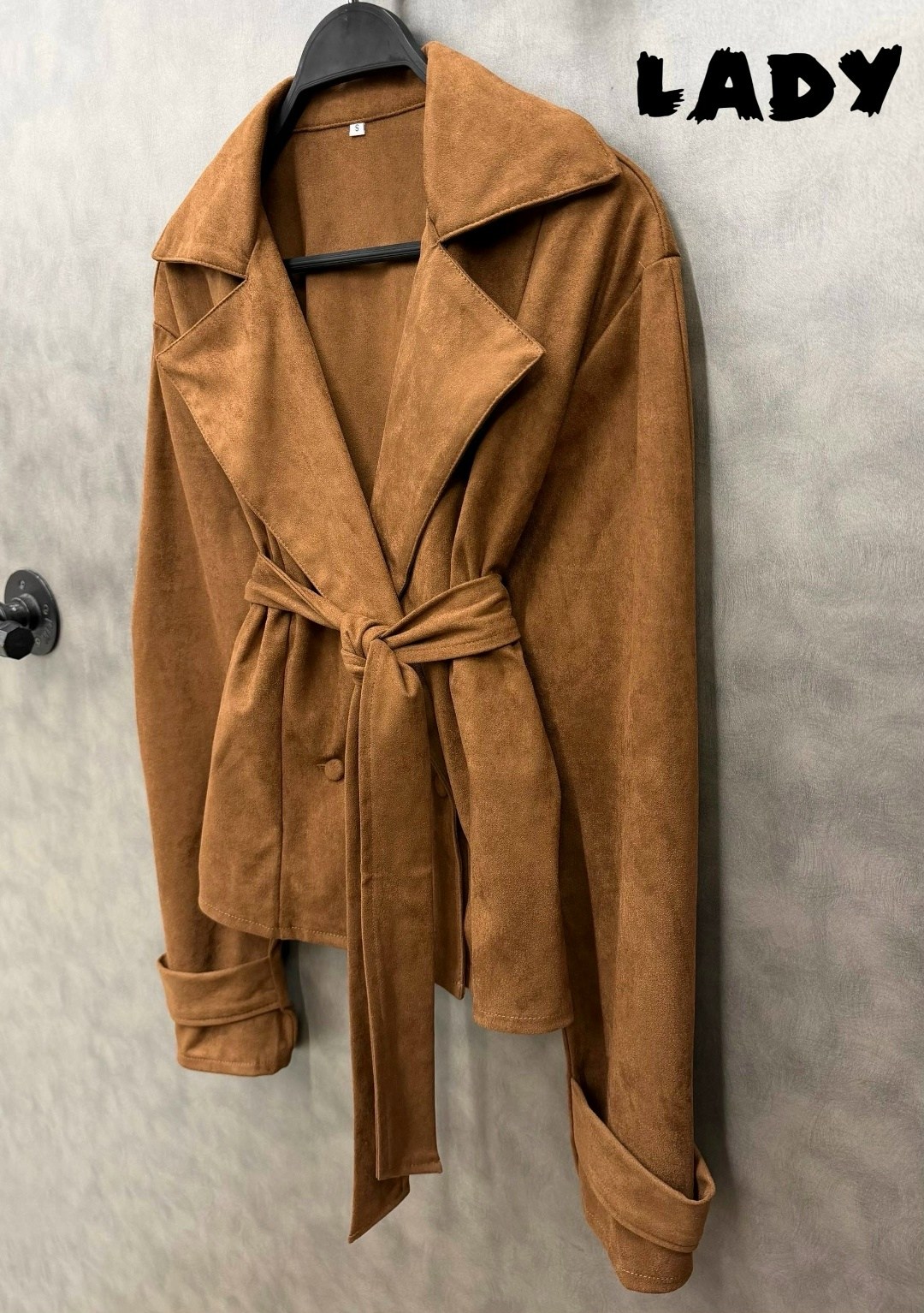 замшевая куртка,куртка замшевая женская,куртка стильная,классическая коричневая замшевая женская куртка с поясом,пальто с поясом