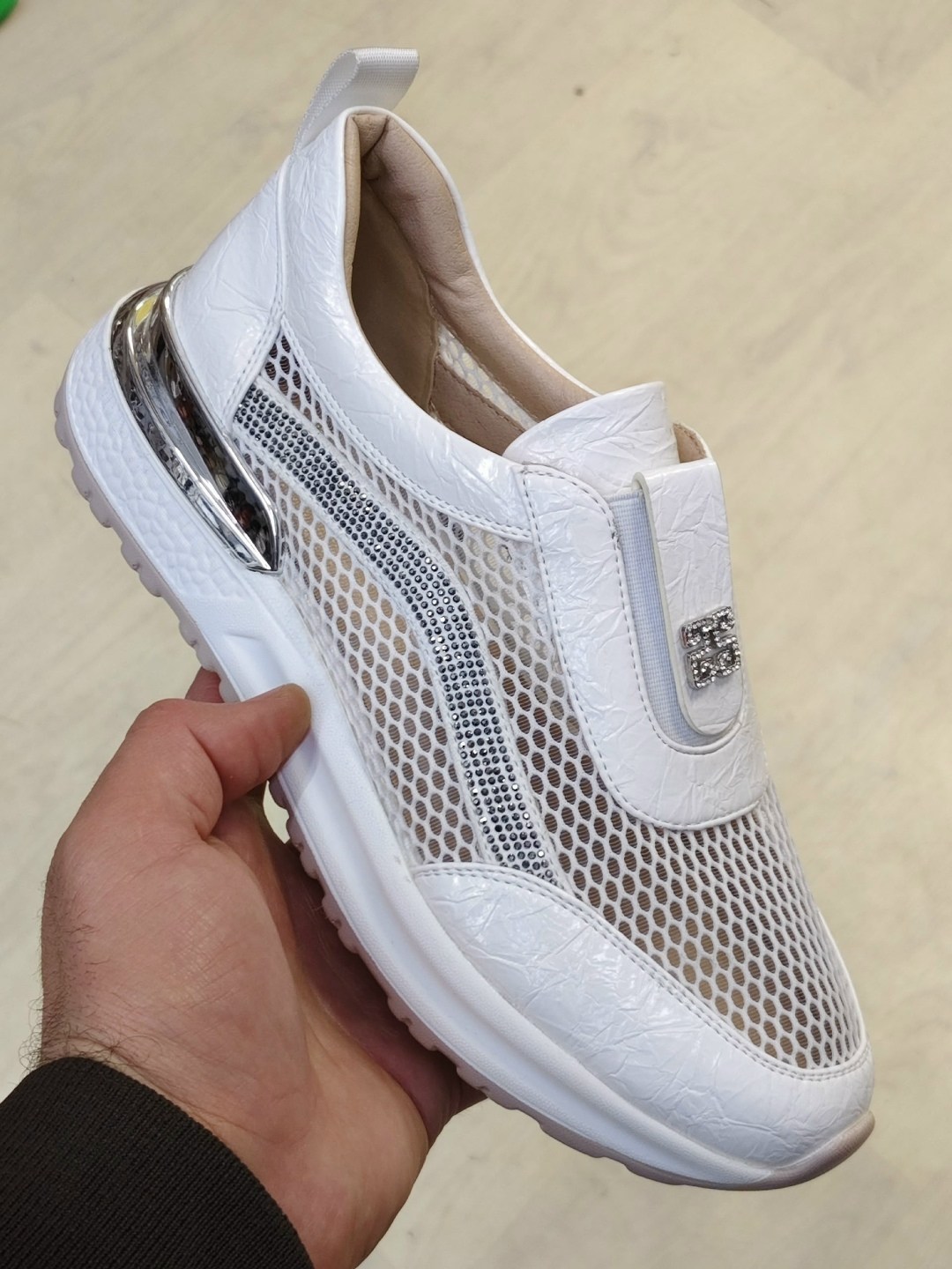 ,женские кроссовки,обуви,спортивная ,кроссовка