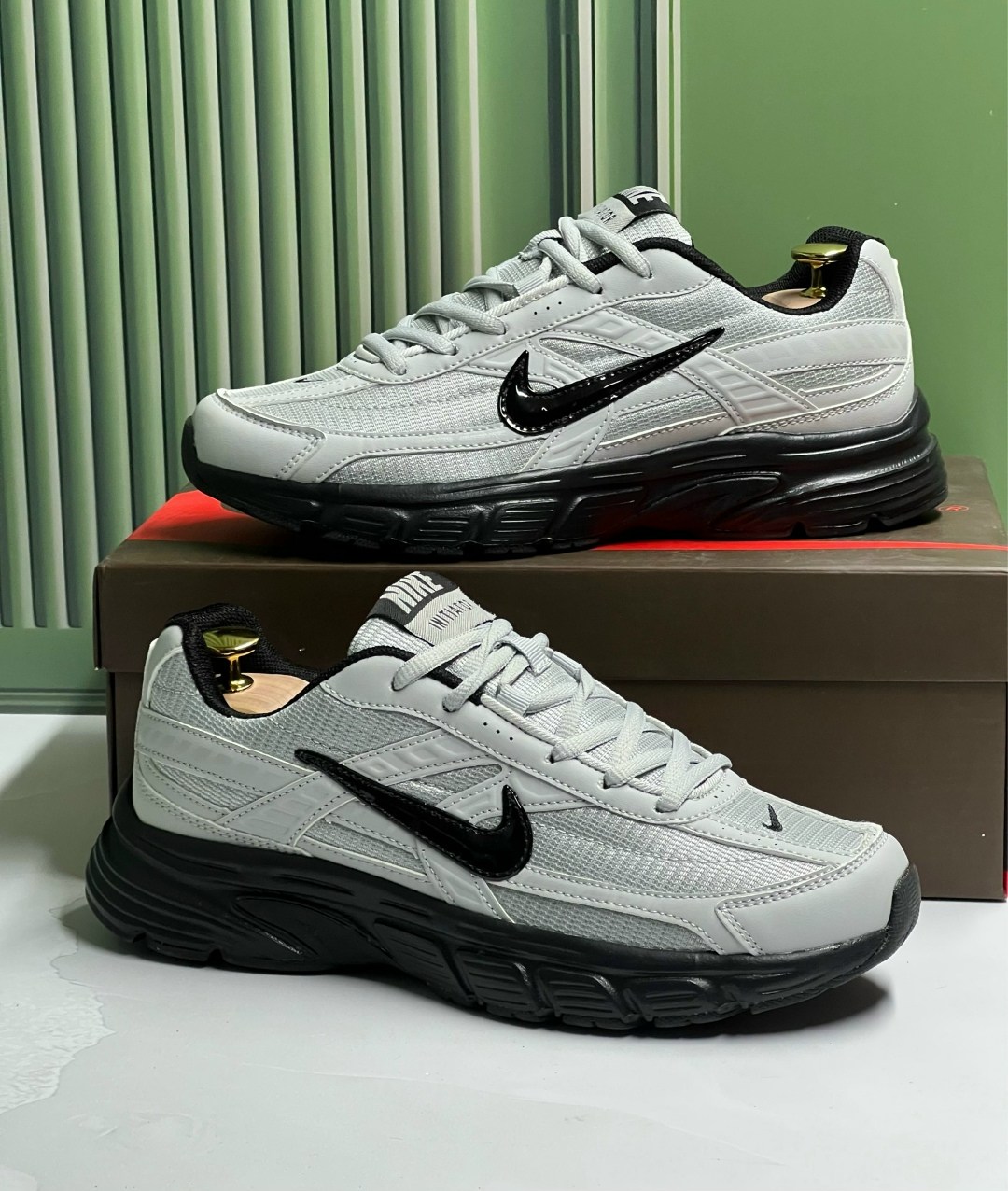 кроссовки nike initiator,кроссовки nike,nike initiator,кроссовки женские nike wmns initiator white/metallic silver,кроссовки