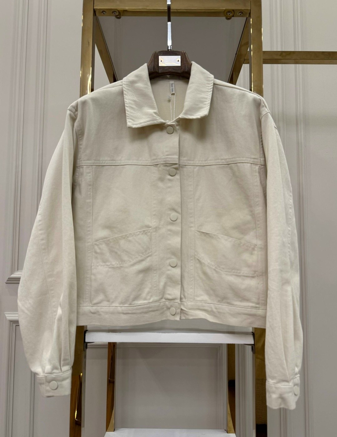 куртка джинсовая,белая джинсовая куртка,молочная джинсовая куртка,легкая куртка,куртка