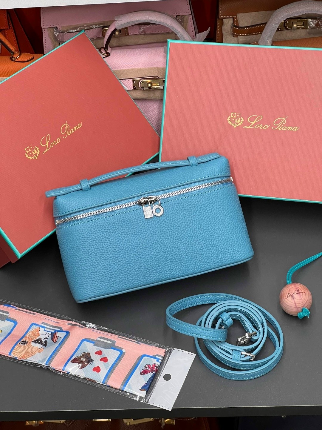 loro piana сумка,женская сумка,сумка,аксессуар для сумки,модная сумка