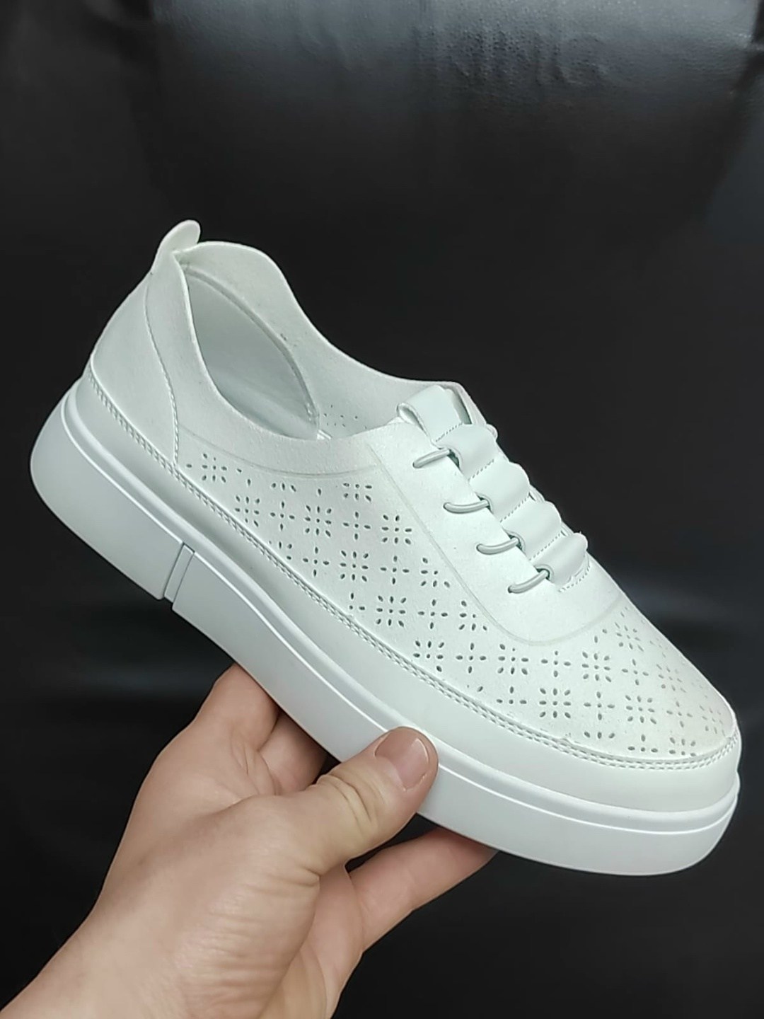 ,женские кроссовки,кеды женски,кроссовки с перфорацией женские,женские кеды