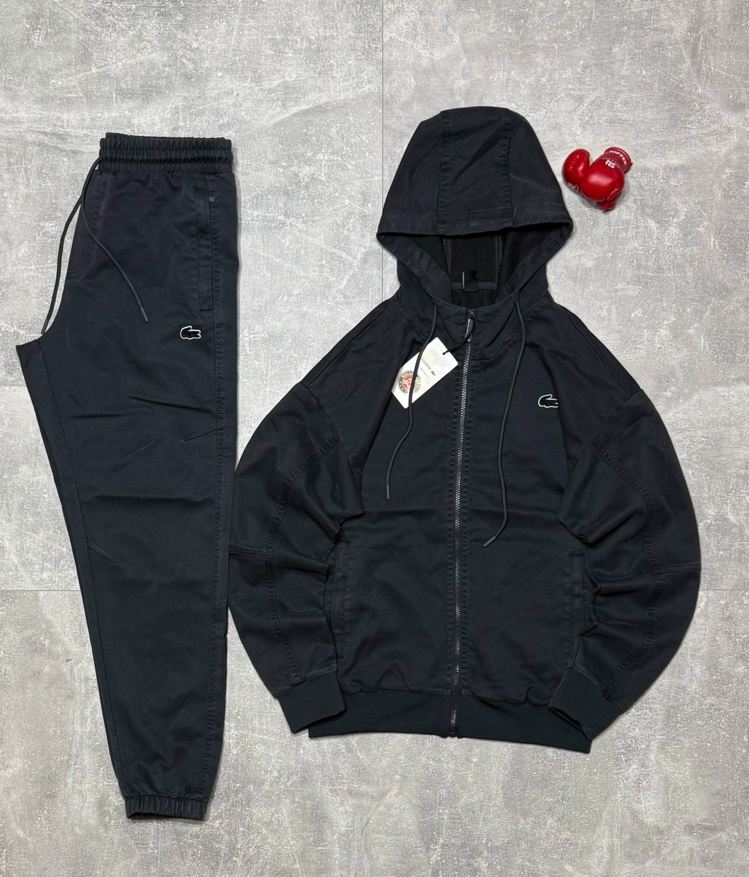 мужские спортивные костюмы,спортивные костюмы lacoste,спортивный костюм lacoste мужской,спортивный костюм дольче габбана мужской,мужская спортивная одежда