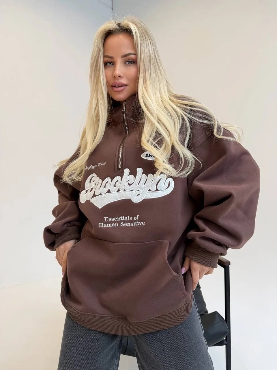 свитшот оверсайз с начесом и молнией воротником надписью y2k,свитшот оверсайз,свитшот женская,свитшот оверсайз с замком,свитшот оверсайз на молнии с замком поло namson