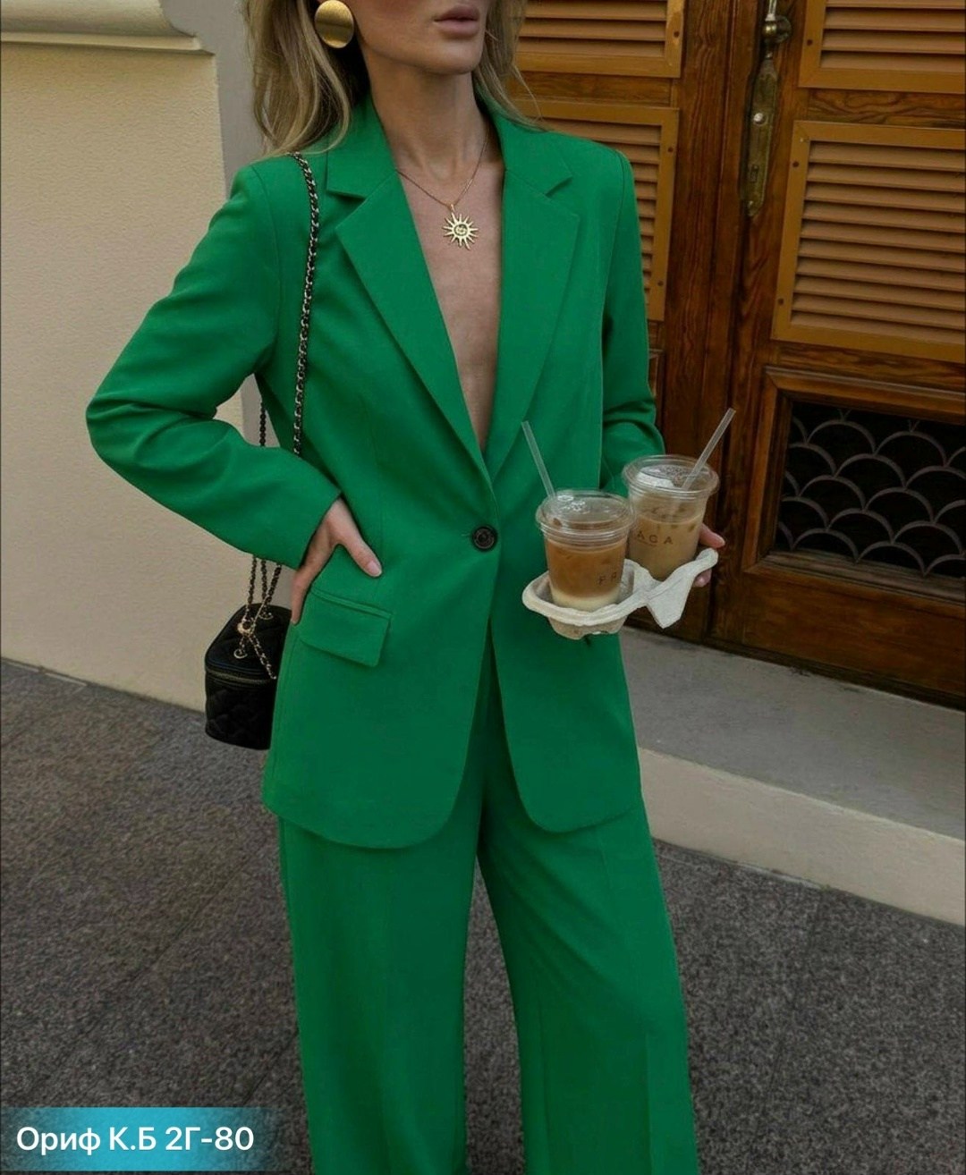 брючный костюм зеленого цвета,зелёный костюм брючный,женский брючный костюм,брючный костюм dilana vip 1992 зеленый,женский зеленый костюм