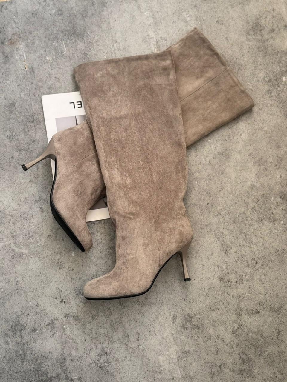 касадей ботфорты замшевые,серые замшевые сапоги,замшевые сапоги,замшевые серые сапоги на вайлдберриз,женские модные замшевые сапоги с острым носком