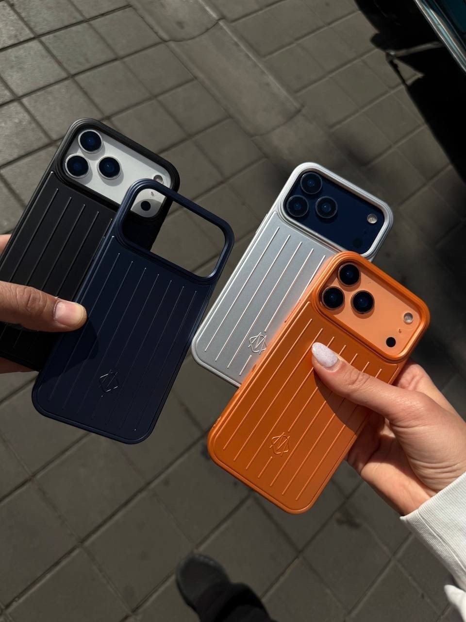 чехол для смартфона apple rimowa серебристый алюминиево-магниевый сплав,rimowa iphone case aluminum silver for iphone 15 pro,чехол для iphone 17 pro max,чехлы для iphone,iphone 17 pro max