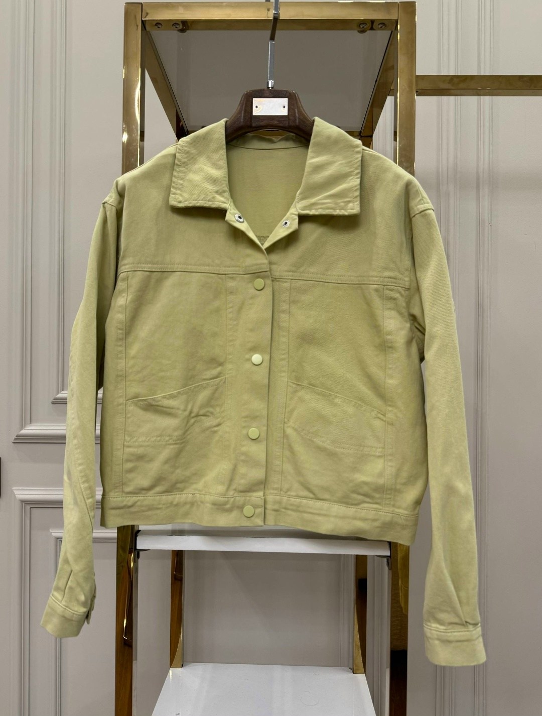 куртка джинсовая,белая джинсовая куртка,молочная джинсовая куртка,легкая куртка,куртка