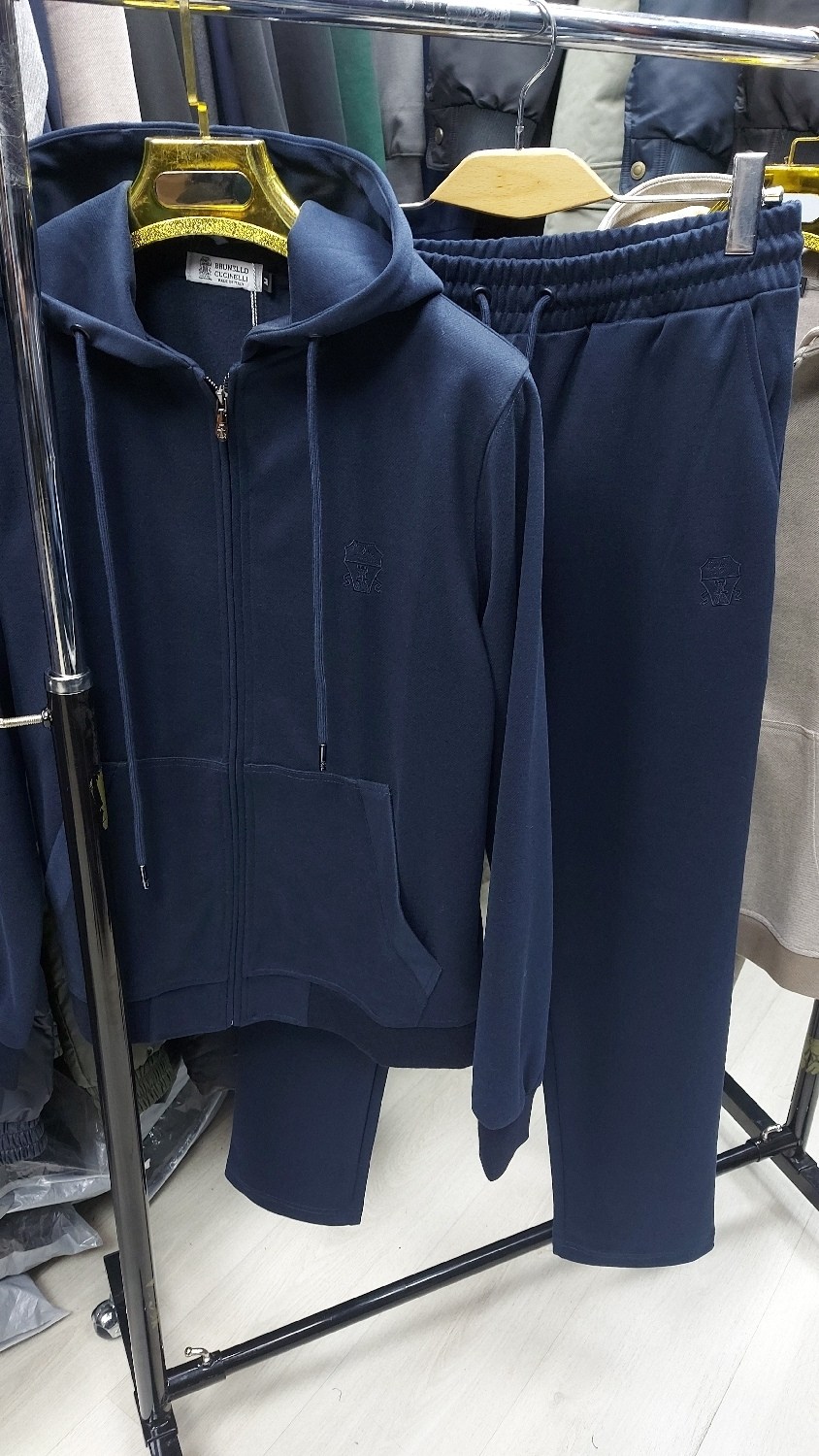 спортивный костюм brunello cucinelli,костюм brunello cucinelli,спортивный костюм мужской brunello cucinelli,костюм спортивный,спортивный костюм brunello cucinelli premium beige