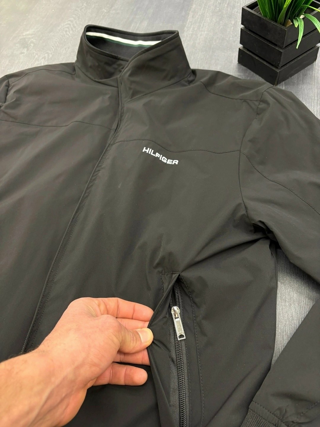 куртка tommy hilfiger мужская,демисезонная куртка,ветровка tommy hilfiger,демисезонная куртка спортивная,ветровка мужская