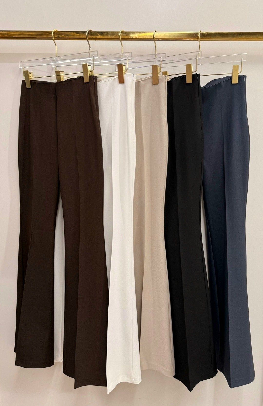 брюки клеш черные,стильные женские брюки клеш,черные штаны клеш,брюки клеш женские,брюки клеш