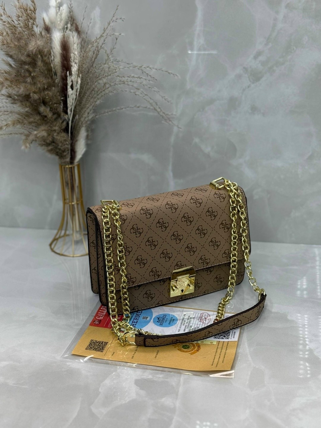 сумка guess,женская сумка guess,guess сумка на плечо,сумка guess кросс боди,сумка louis vuitton