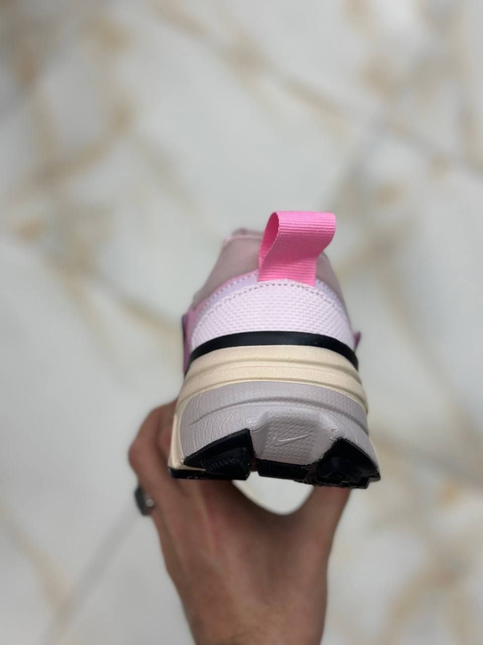 кроссовки женские nike,кроссовки nike,кроссовки nike v 2 k run,кроссовки для бега v2k run женские с низким верхом серебристо-розовые nike,кроссовки