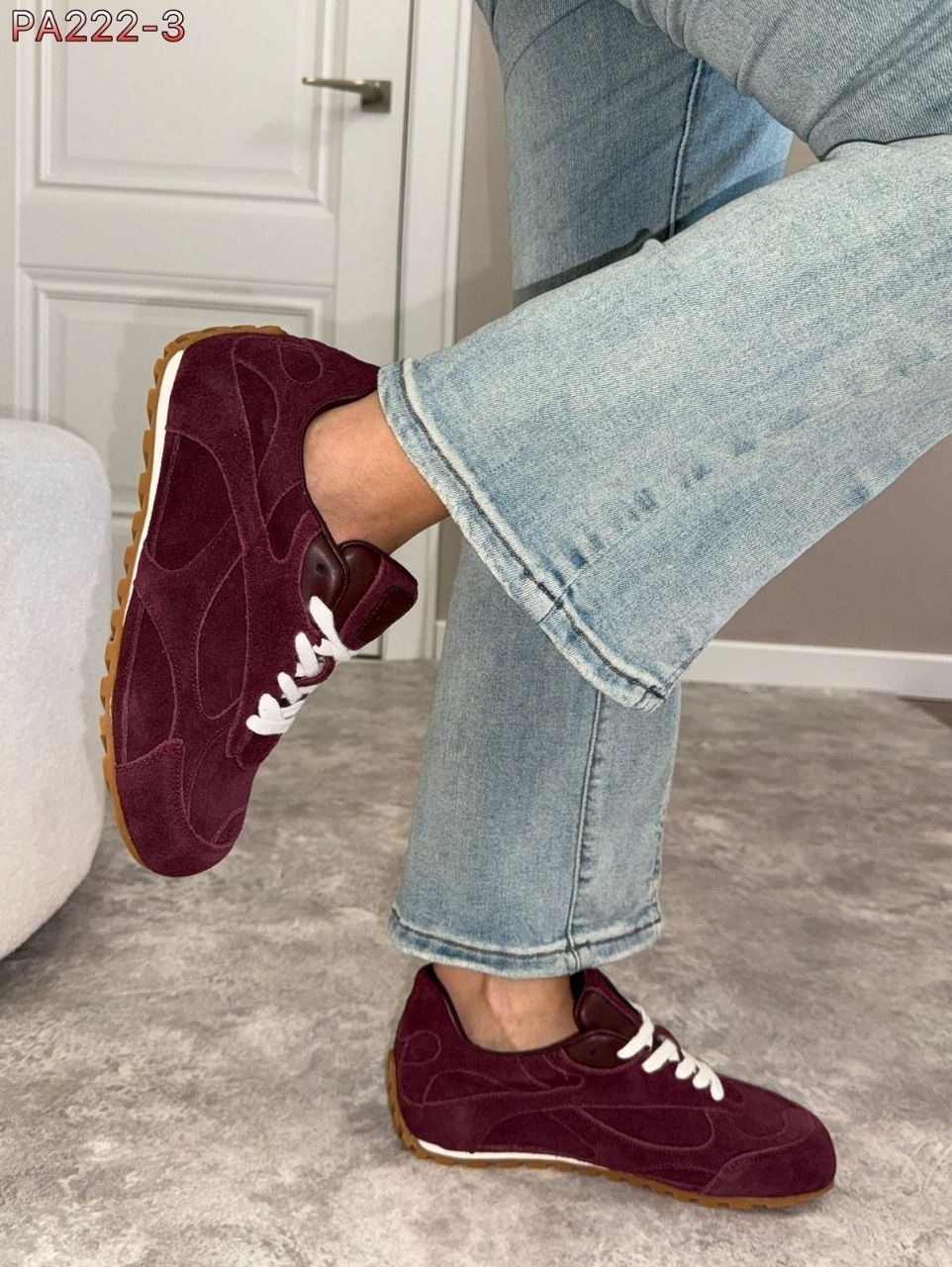 бордовые кроссовки, мода,кеды bottega veneta,бордовые кроссовки женские,бордовые кроссовки,замшевые кроссовки