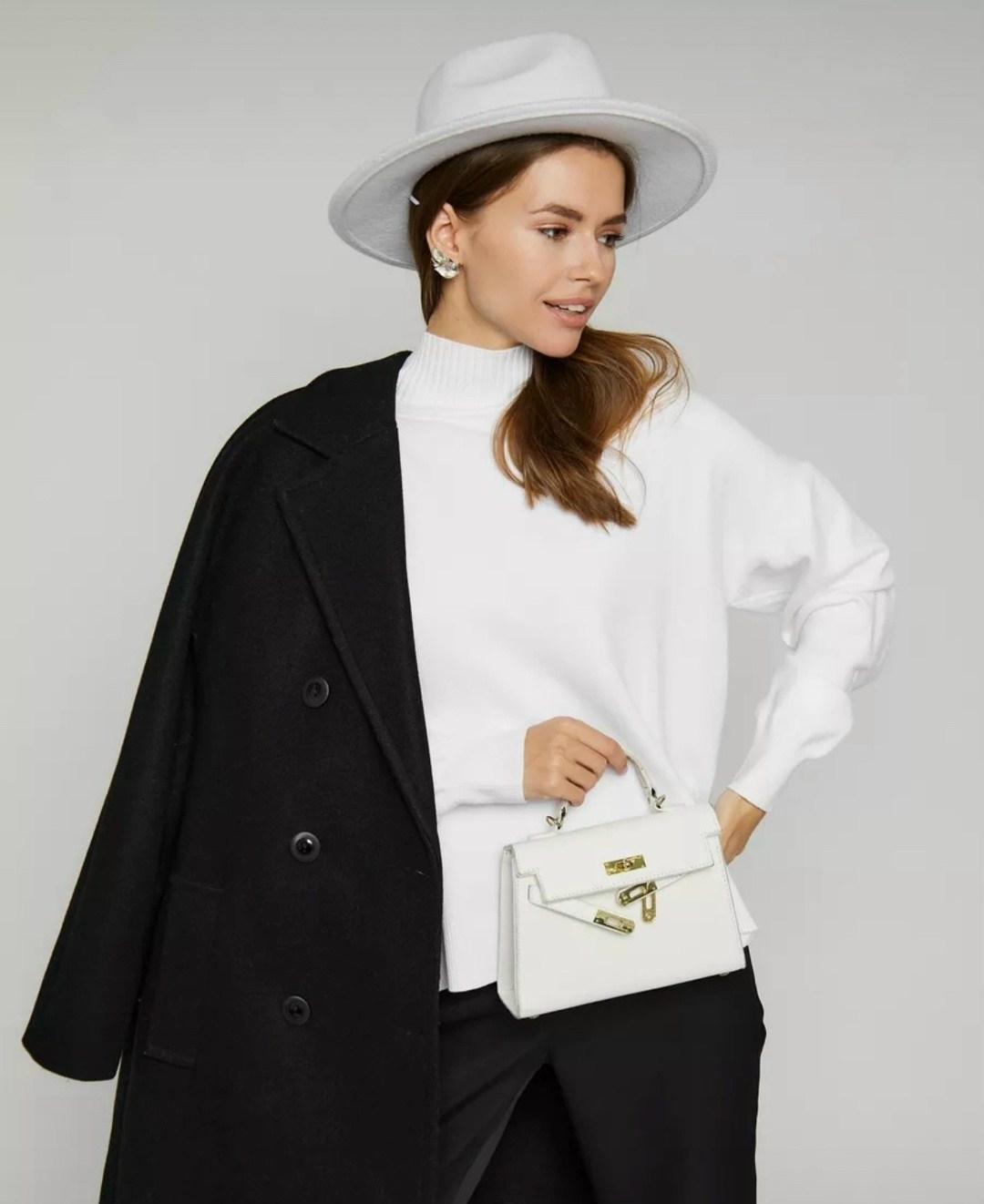 свитер женский белый,белый свитер оверсайз,свитер женский оверсайз,свитер с горлом удлиненный оверсайз warm mood,свитер оверсайз джемпер