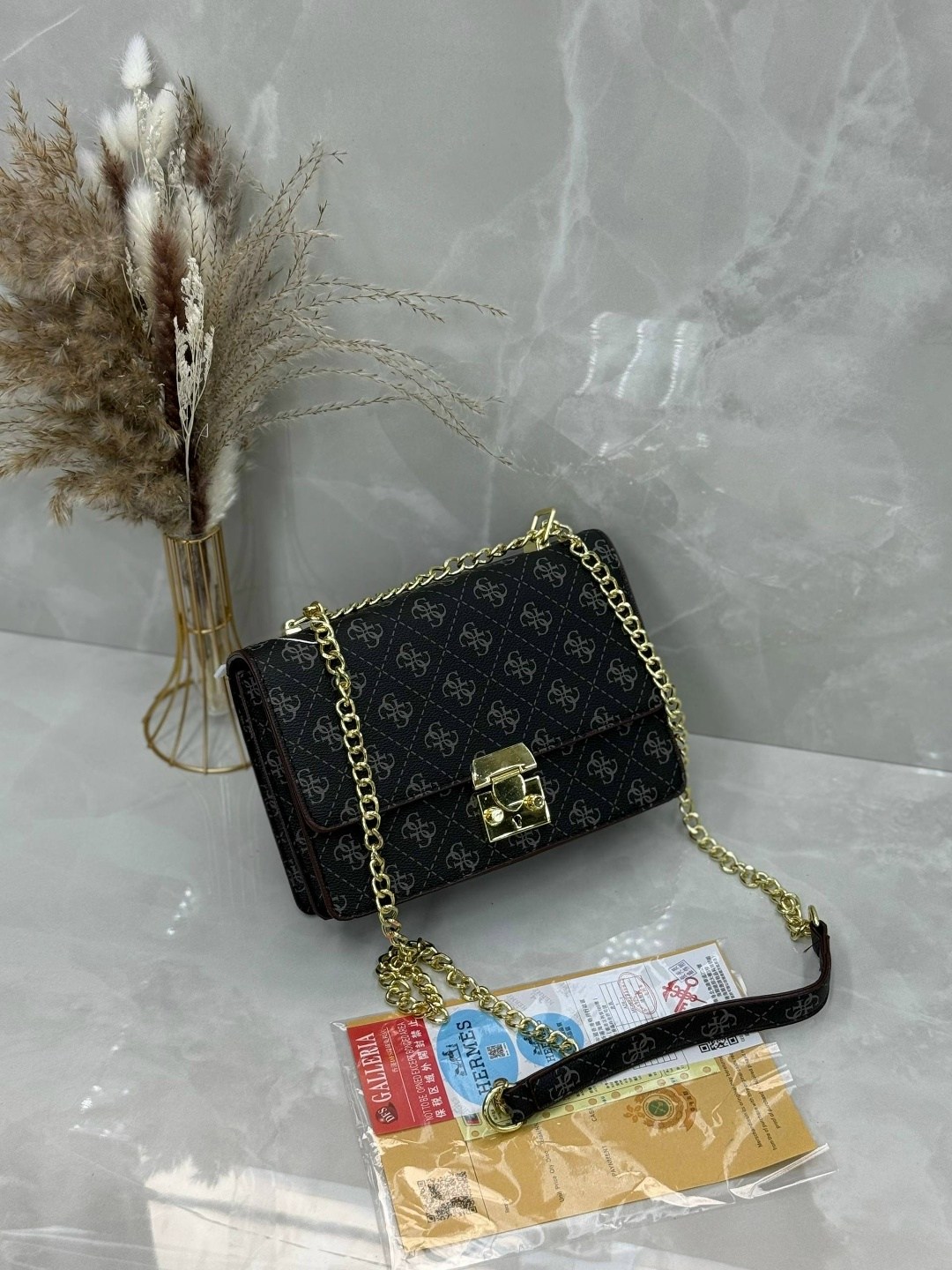 сумка guess,женская сумка guess,guess сумка на плечо,сумка guess кросс боди,сумка louis vuitton