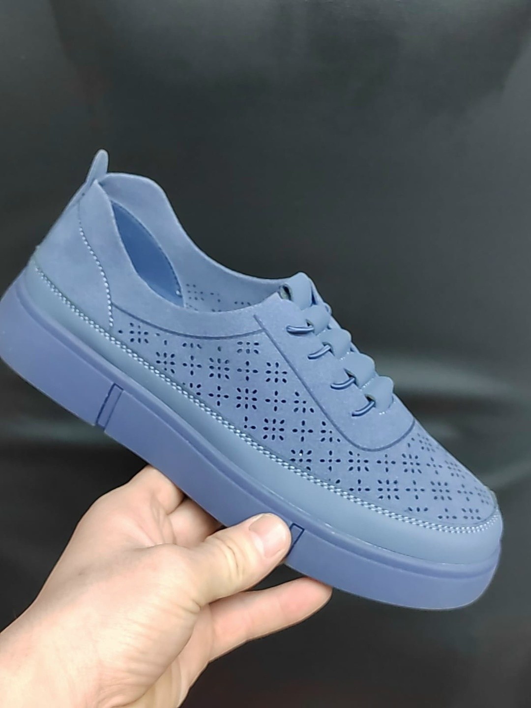 ,женские кроссовки,кеды женски,кроссовки с перфорацией женские,женские кеды