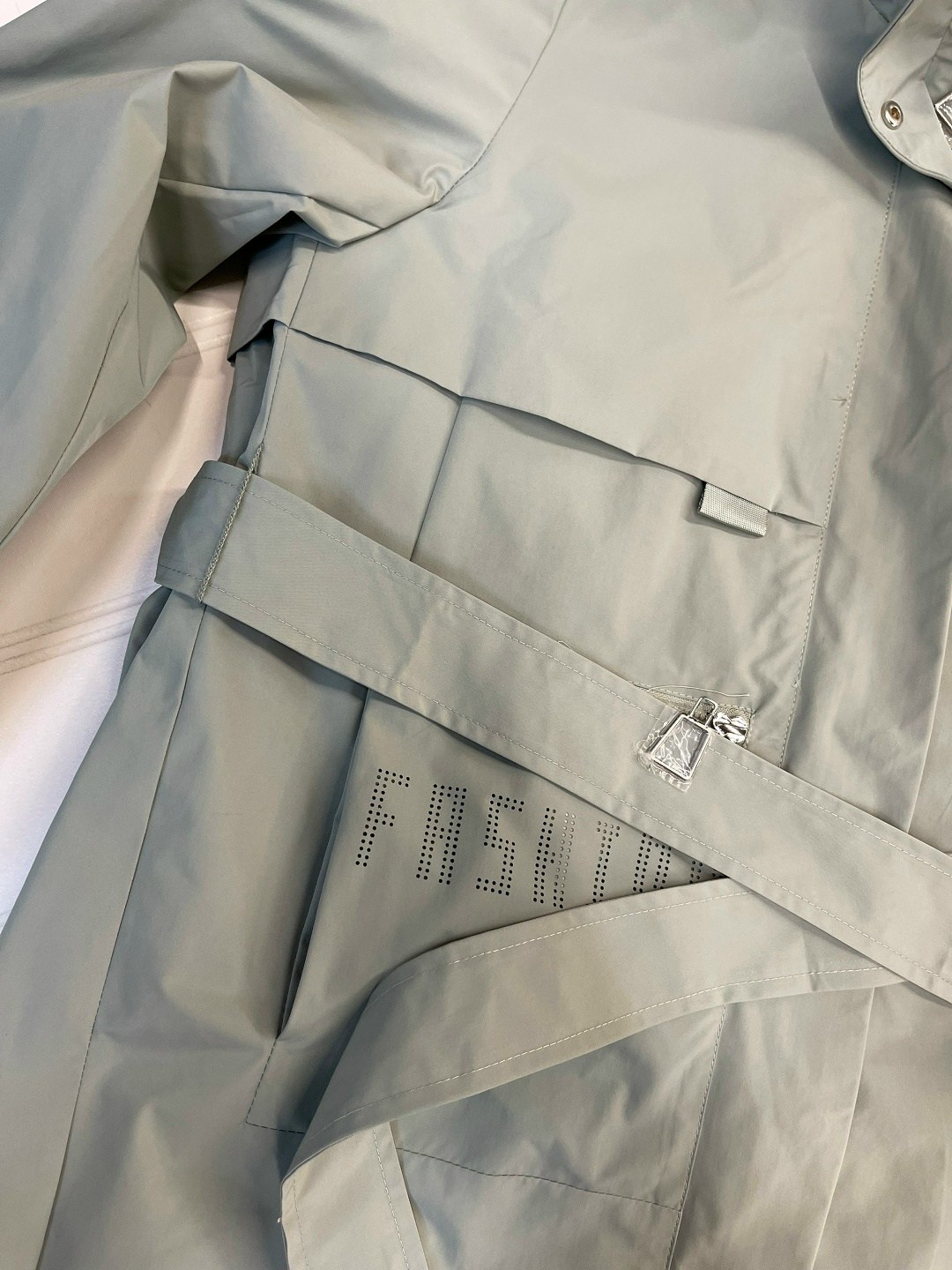 демисезонные куртки,куртка,женская куртка,куртка повседневная,легкая куртка