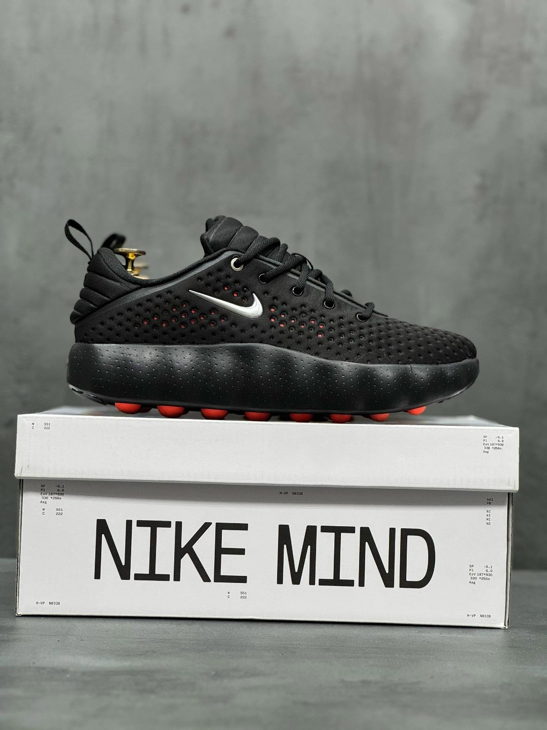 кроссовки,кроссовки nike,,кроссовки черные,nike mind 002