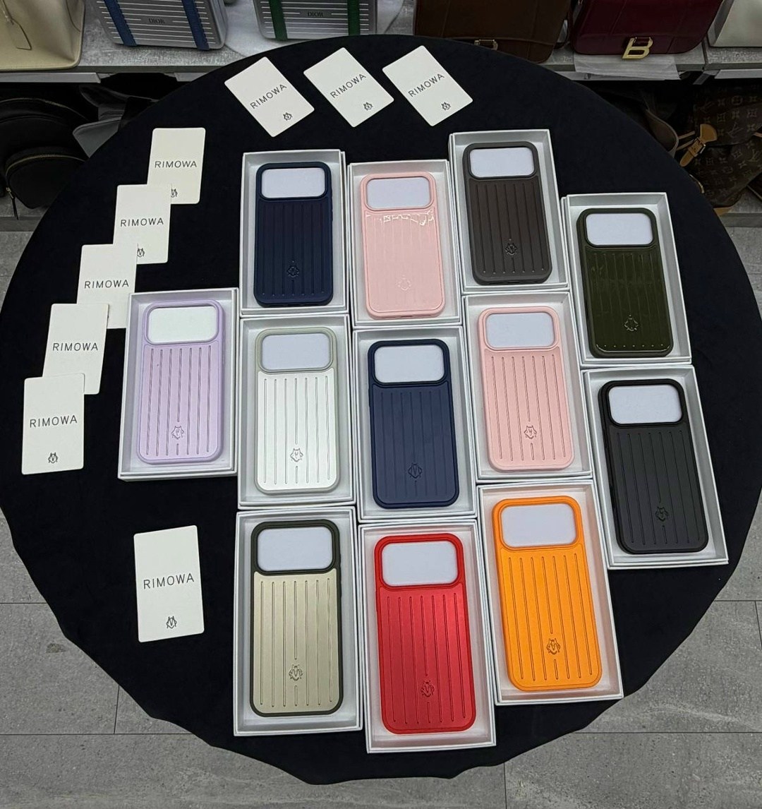 чехол для смартфона apple rimowa серебристый алюминиево-магниевый сплав,rimowa iphone case aluminum silver for iphone 15 pro,чехол для iphone 17 pro max,чехлы для iphone,iphone 17 pro max