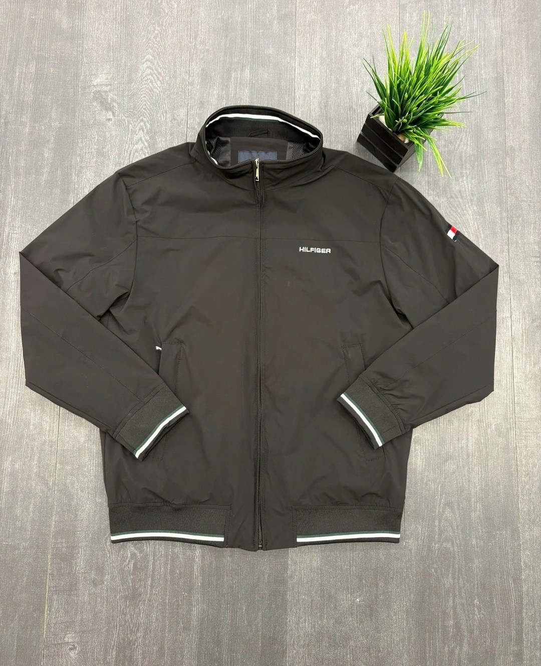 куртка tommy hilfiger мужская,демисезонная куртка,ветровка tommy hilfiger,демисезонная куртка спортивная,ветровка мужская