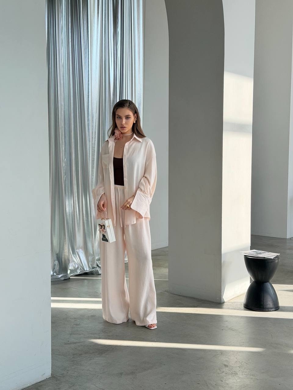 шелковый брючный костюм бежевый,бежевый брючный костюм,костюм с брюками,бежевый костюм,брючные женские костюмы