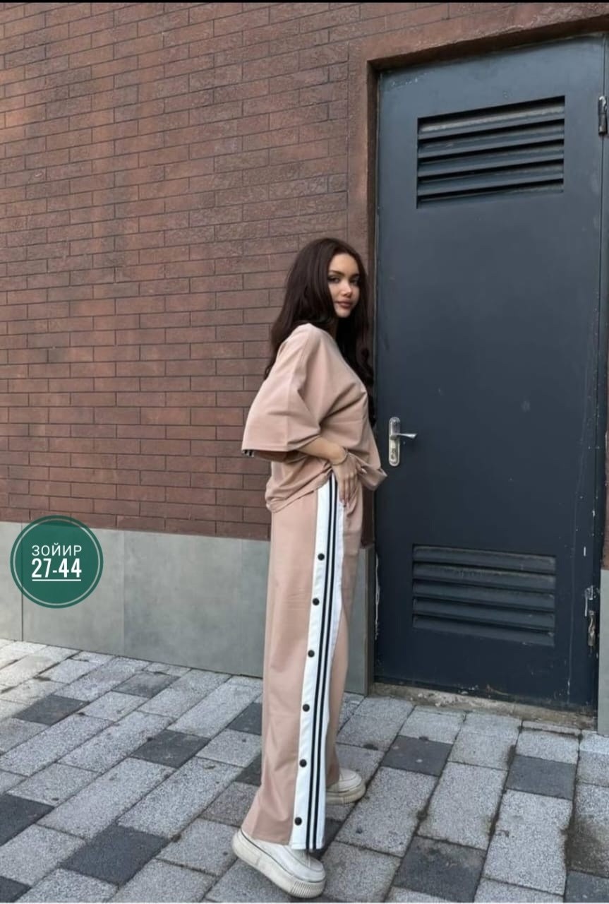 женские костюмы спортивные,костюм спортивные женские костюмы,костюм с лампасами женский в спортивном стиле,костюм двойка женская,костюм двойка спортивный женский