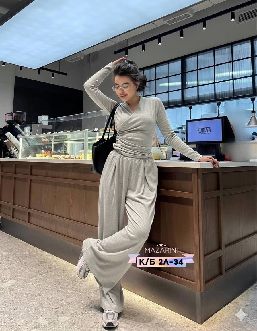 брючный костюм женский,брючный костюм,модный брючный костюм для женщин выполнен из трикотажной ткани,костюм с брюками,костюм женский