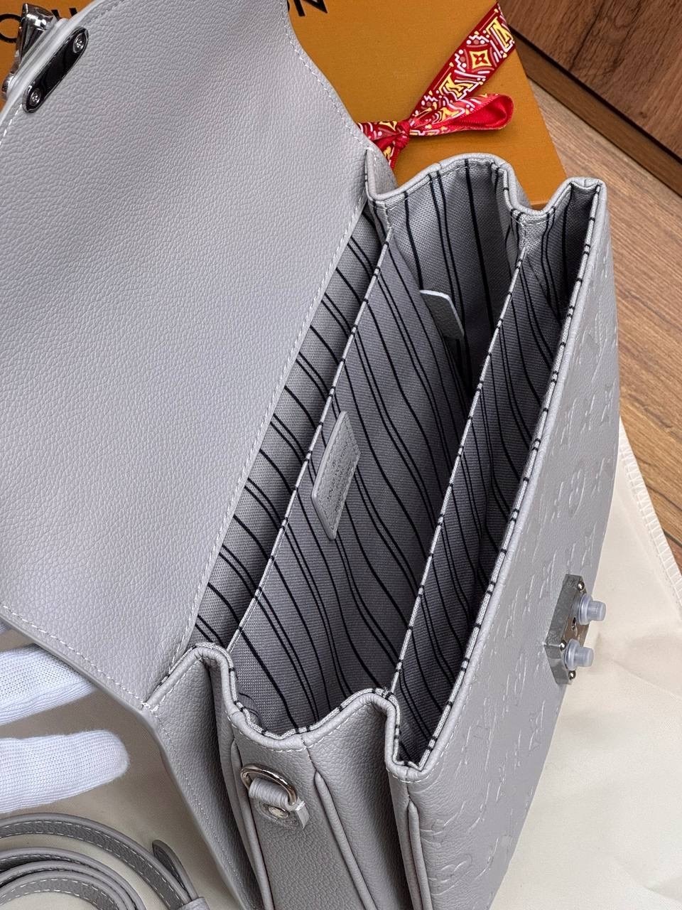 louis vuitton женская сумка,сумка louis vuitton,сумка louis vuitton pochette metis,louis vuitton pochette,louis vuitton сумка на плечо