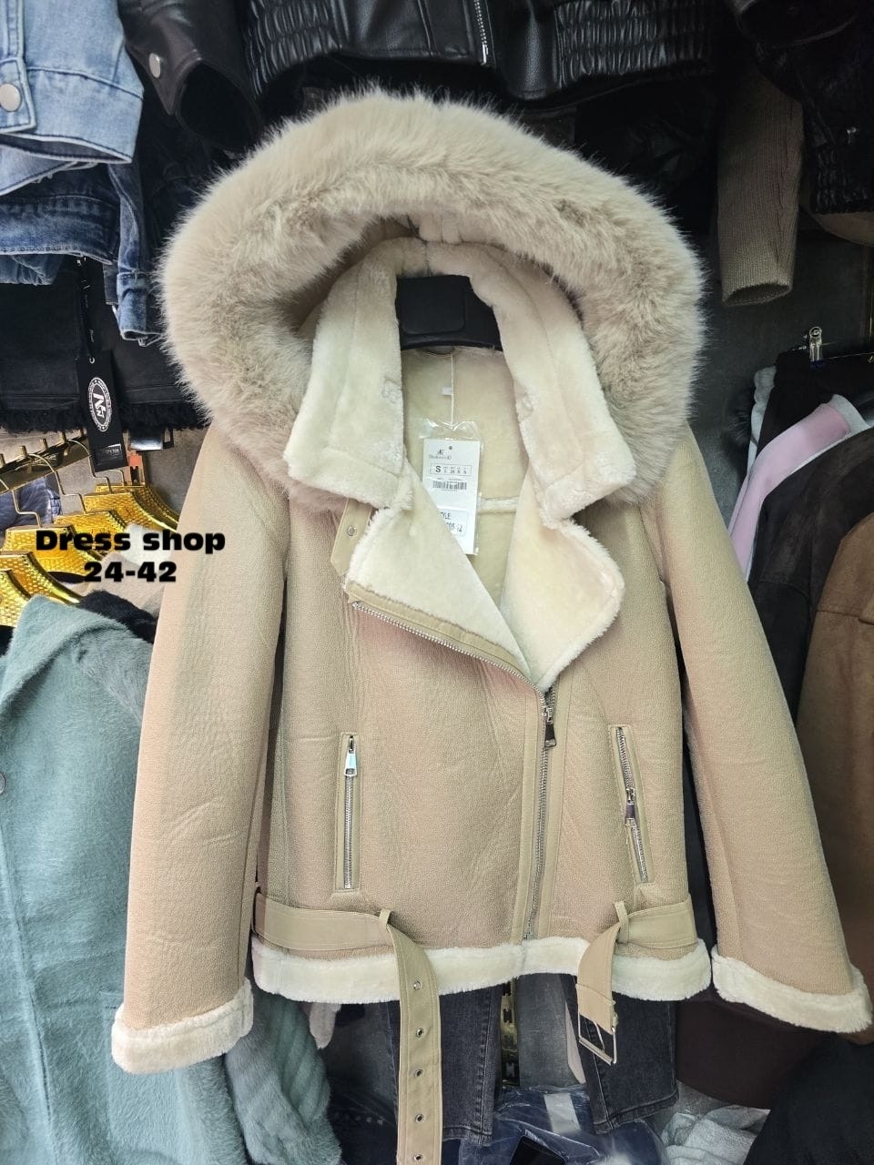 дубленка с капюшоном,дубленка авиатор с капюшоном,дубленка авиатор из натуральной овчины,женская дубленка,дубленка зимняя