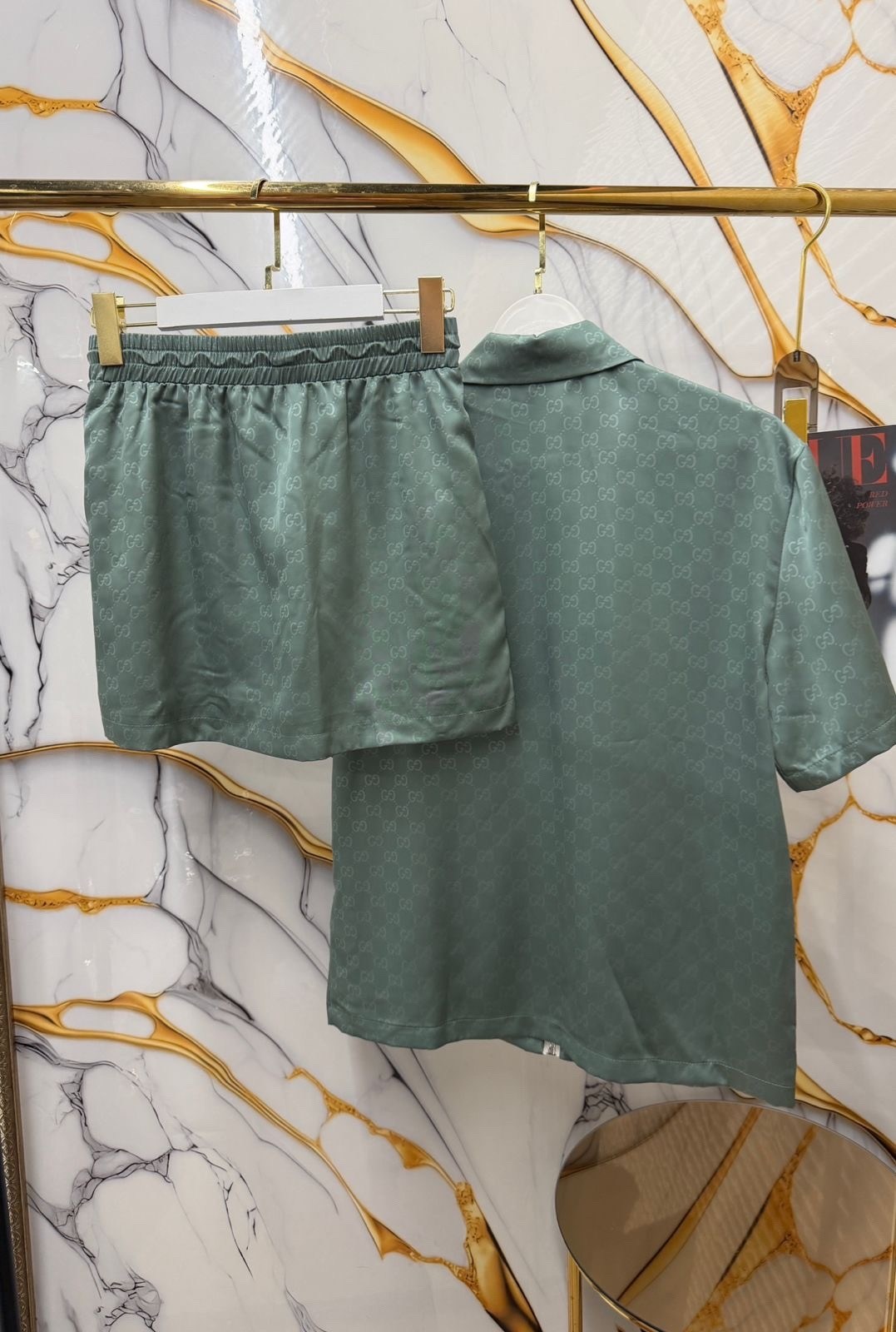 женская шелковая пижама с шортами,женская пижама,пижама с шортами женская,шелковая пижама женская,пижама с шортами