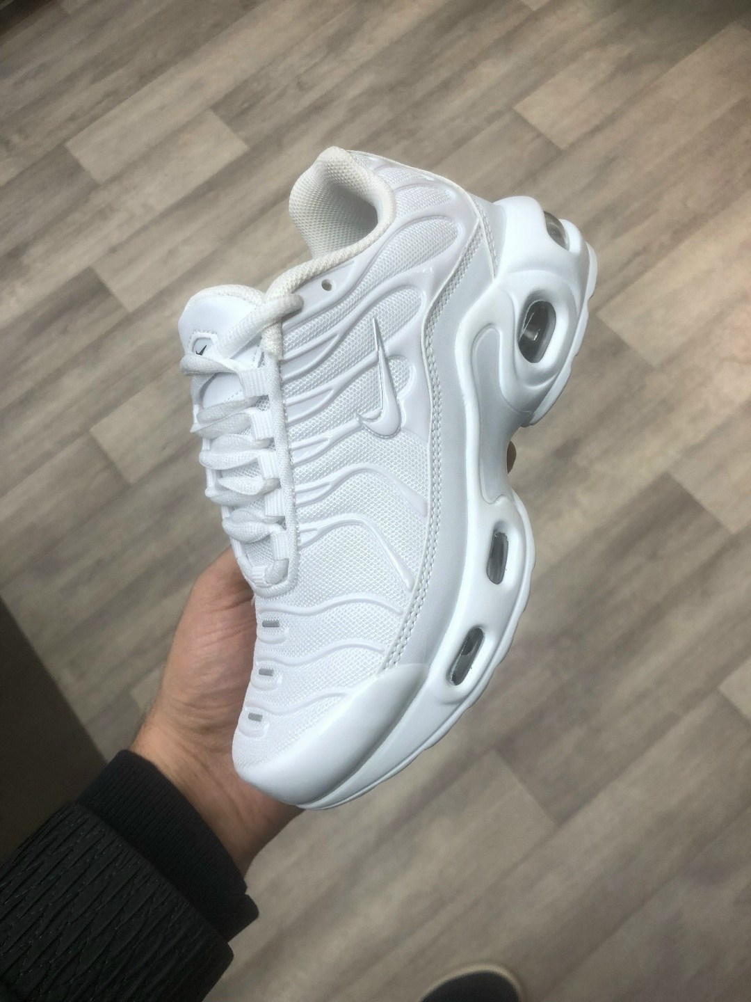 nike tn air max plus white,nike air max plus tn мужские кроссовки белые,nike air max plus tn,кроссовки nike air max tn plus,nike air max plus white