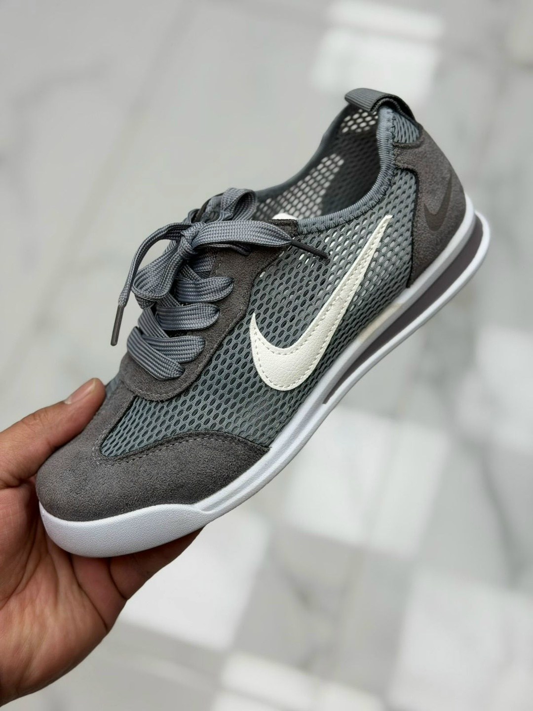 кроссовки,кроссовки nike,кроссовки найк мужские черные с белой подошвой,кроссовка,найк с клевером