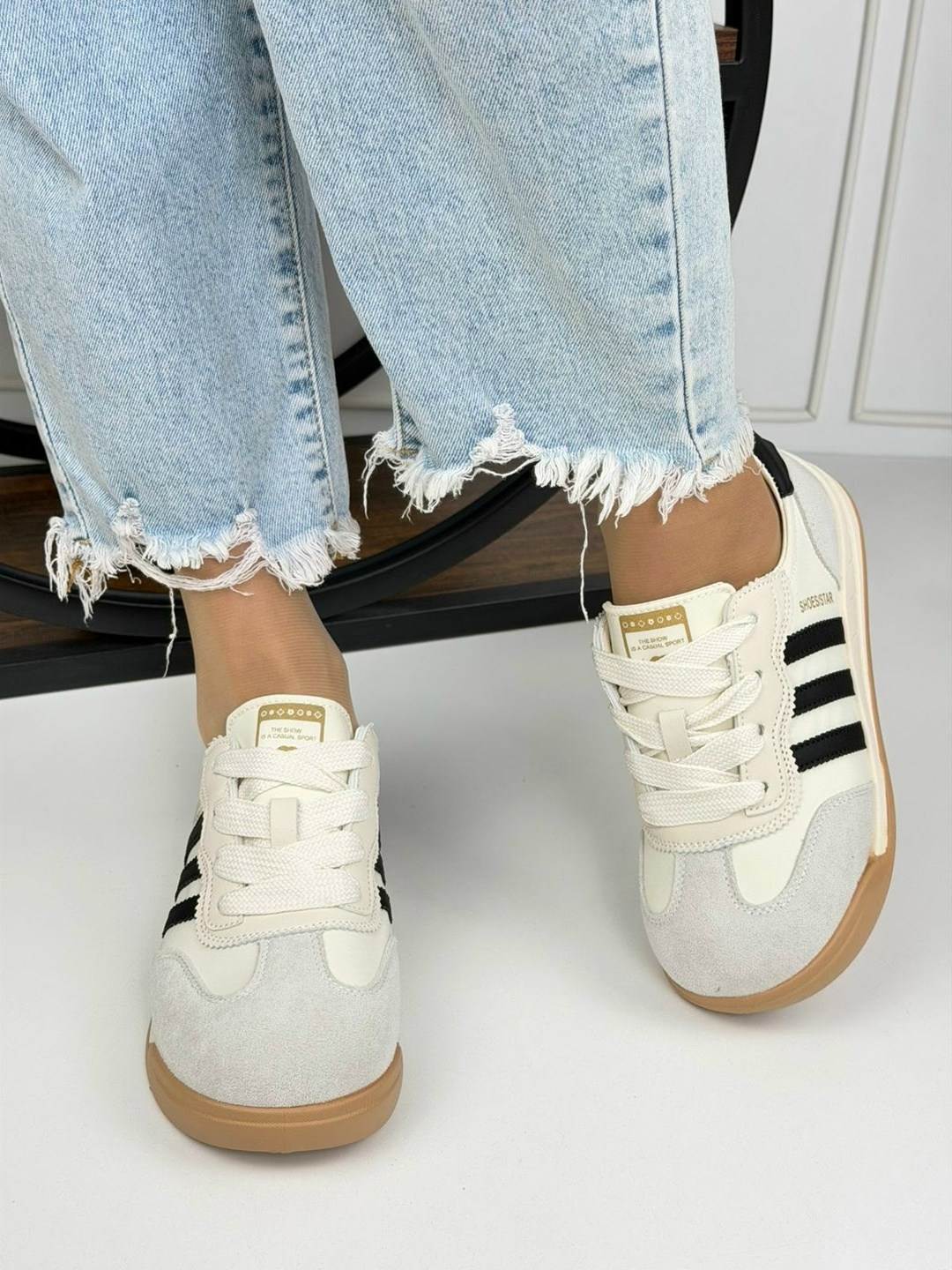 ,кроссовки adidas,спортивная ,кроссовки мальчику,повседневные кроссовки