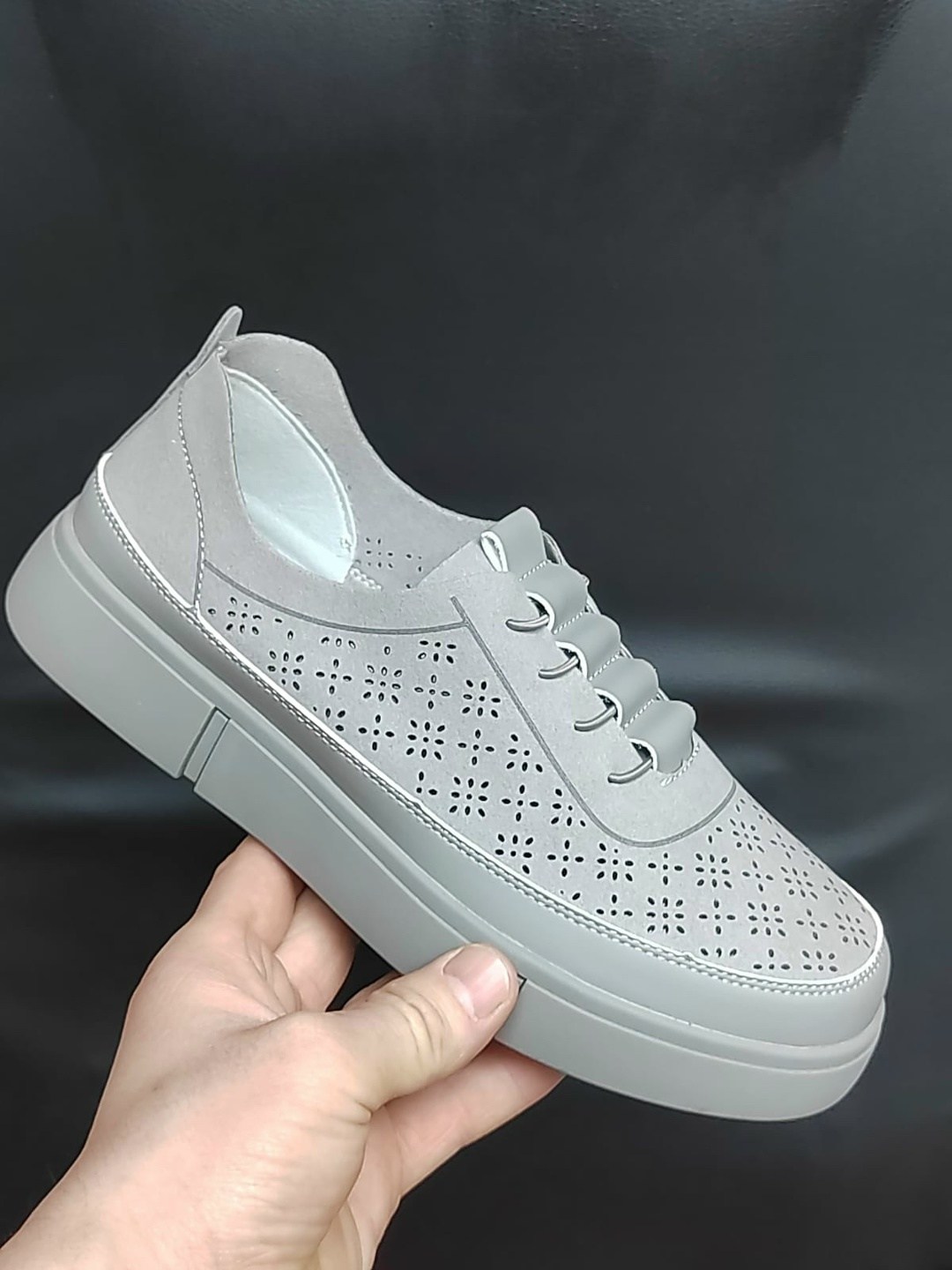 ,женские кроссовки,кеды женски,кроссовки с перфорацией женские,женские кеды