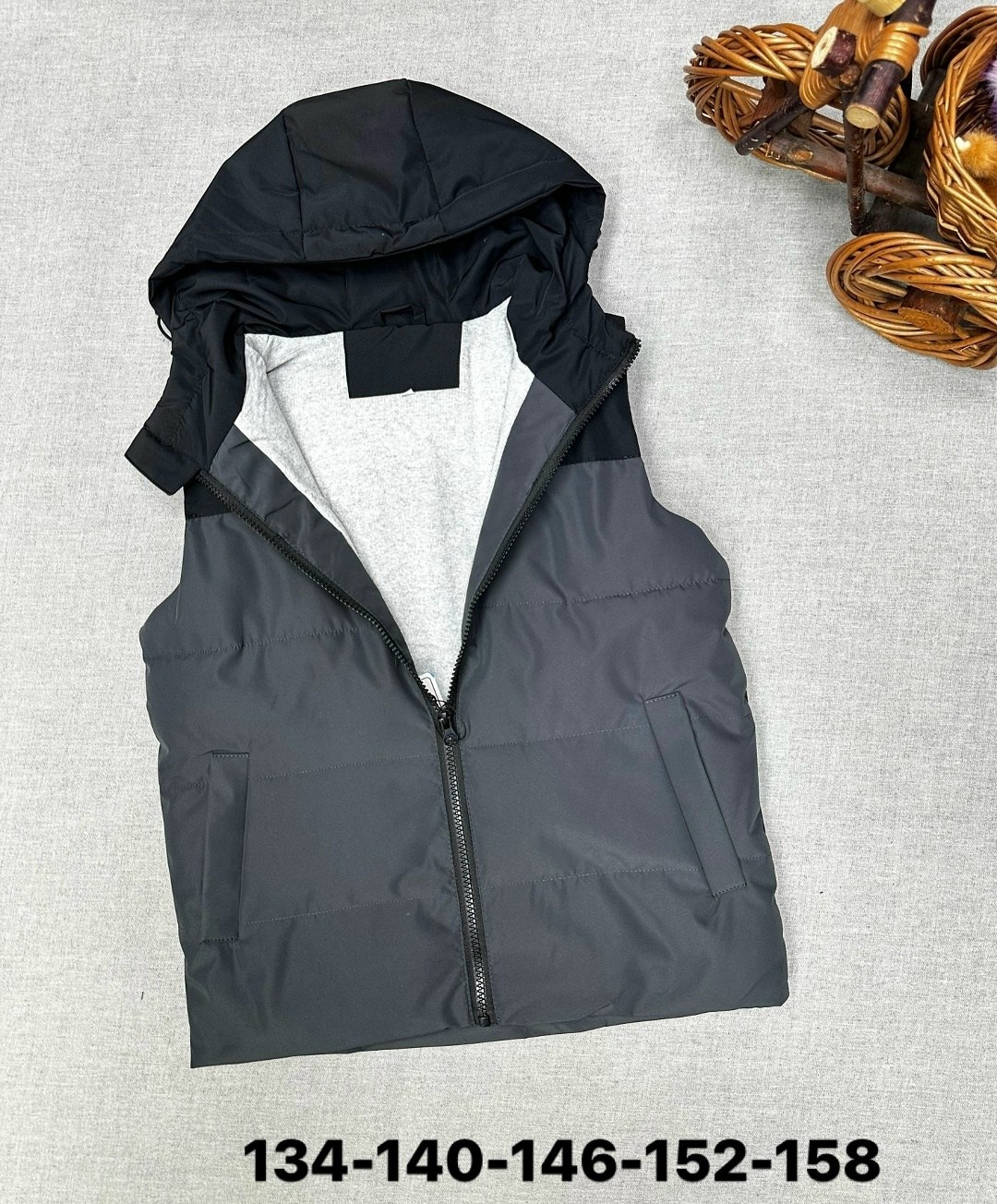 жилетка детская,жилет детский,жилетка безрукавка,стильная жилетка,жилетка