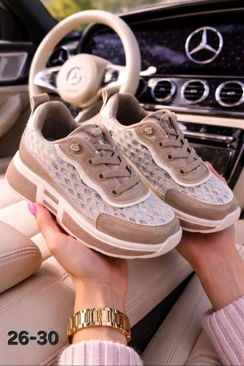 кроссовки женскиe,,кроссовки для женщин,кроссовки мода,кроссовки модные