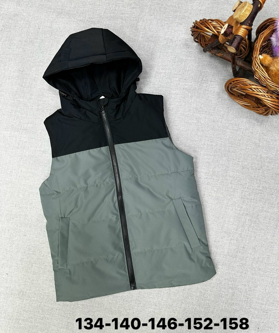 жилетка детская,жилет детский,жилетка безрукавка,стильная жилетка,жилетка