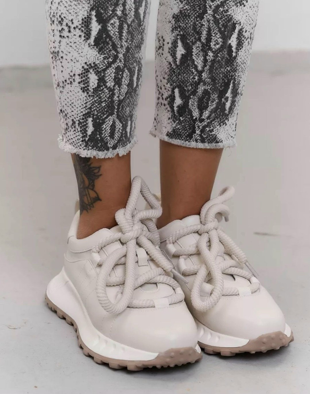 кроссовки женскиe,,кроссовки для женщин,женская ,кроссовки женские белые