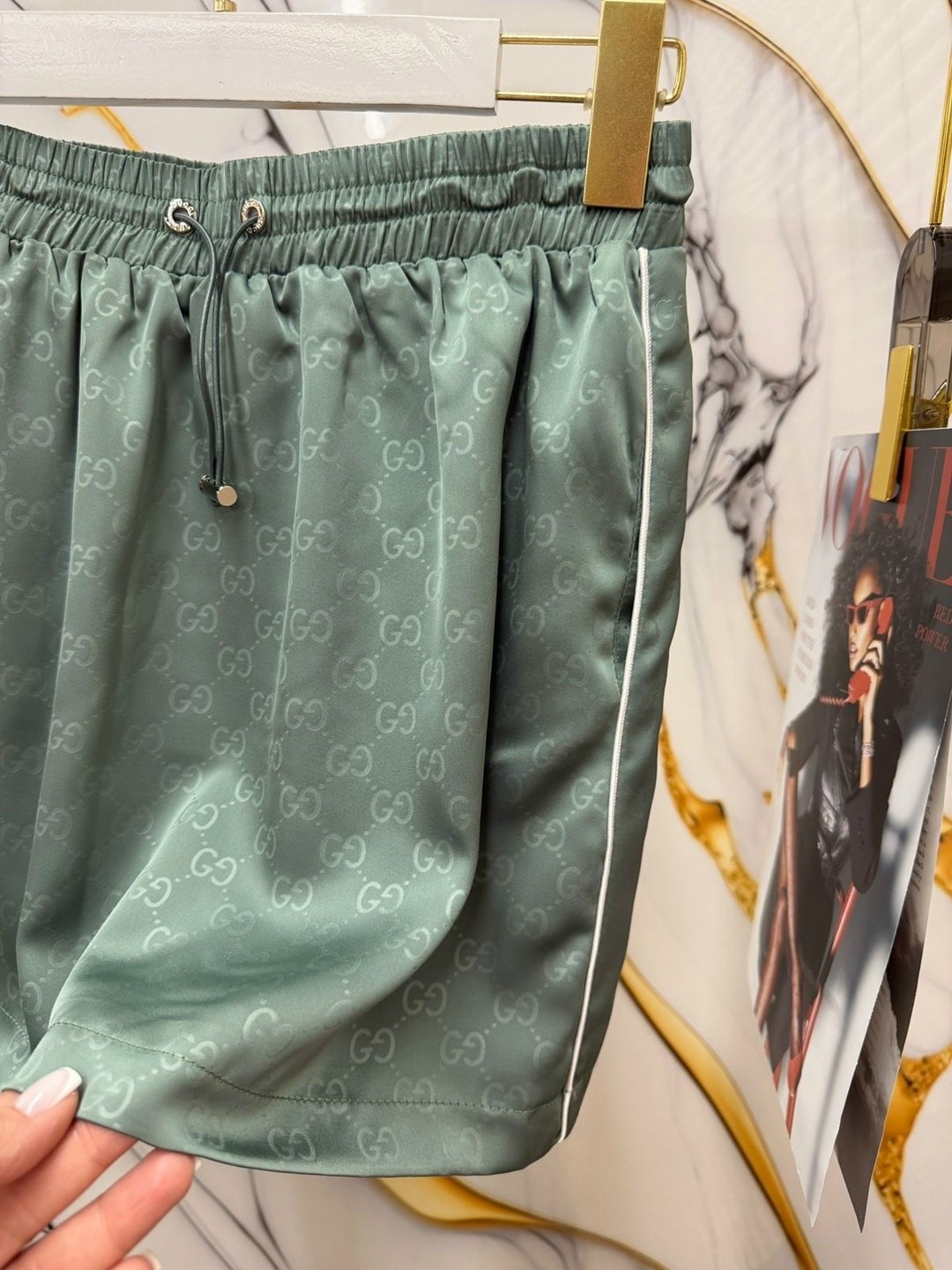 женская шелковая пижама с шортами,женская пижама,пижама с шортами женская,шелковая пижама женская,пижама с шортами