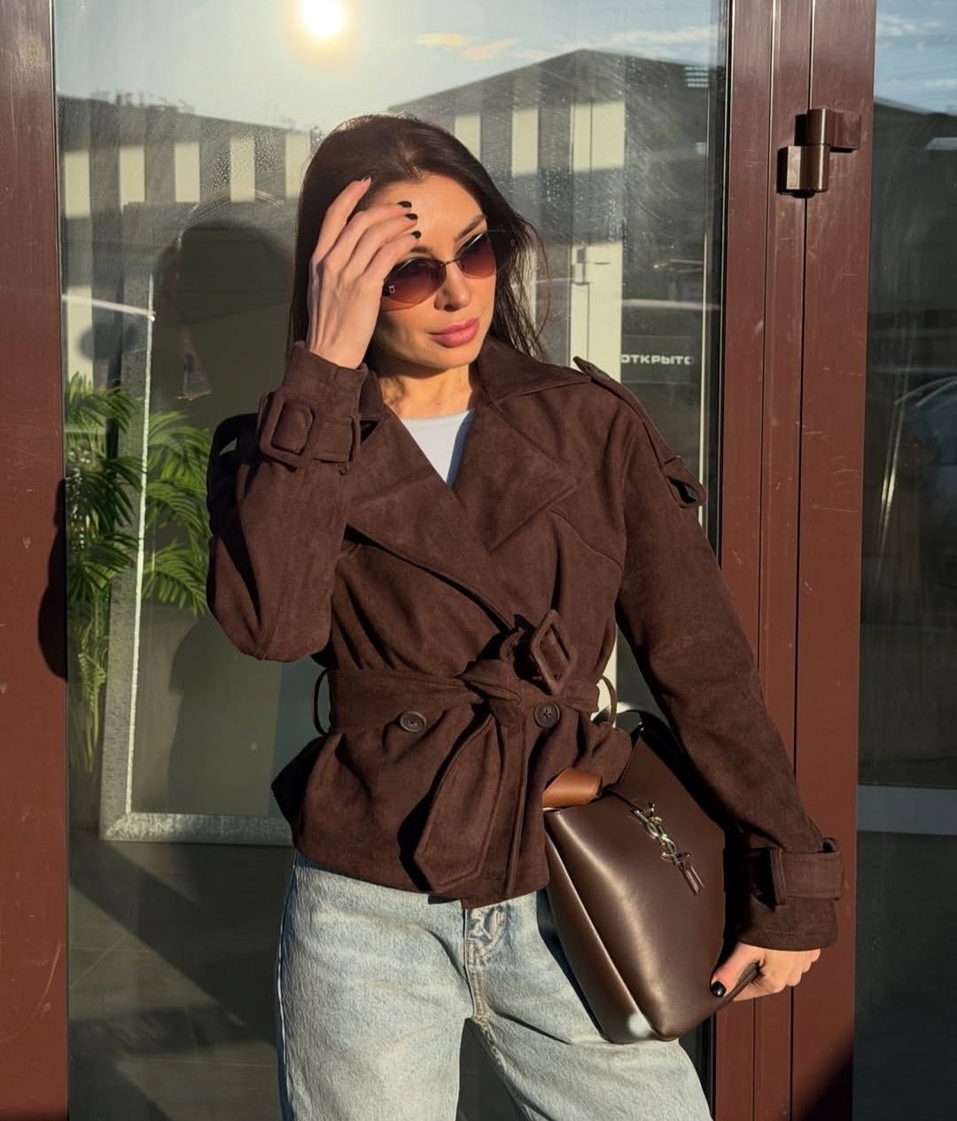 куртка косуха замшевая коричневая с поясом tadari,классическая коричневая замшевая женская куртка с поясом,куртка замшевая,куртка замшевая женская,женская куртка из замши шоколад