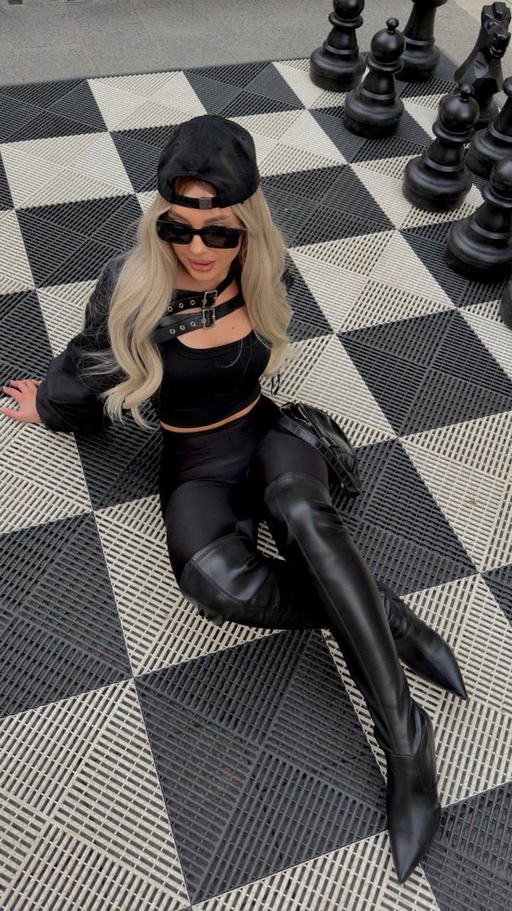 куртка косуха,куртка бомбер,кожаная куртка,куртка женская,кожаная куртка бомбер