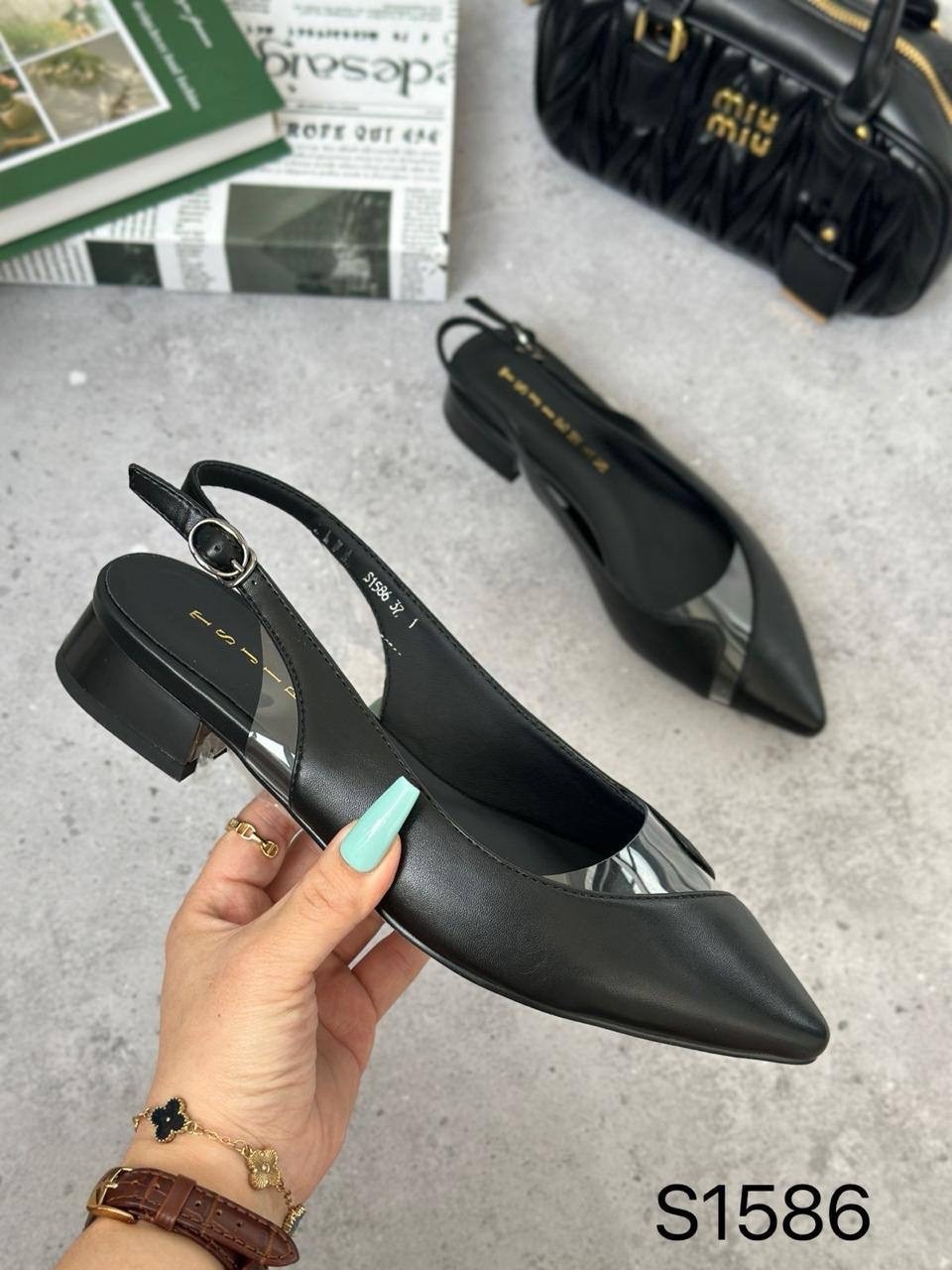 ,туфли диор оригинал,стильные туфли,босоножки диор,туфли на низком каблуке с открытой пяткой лаковые