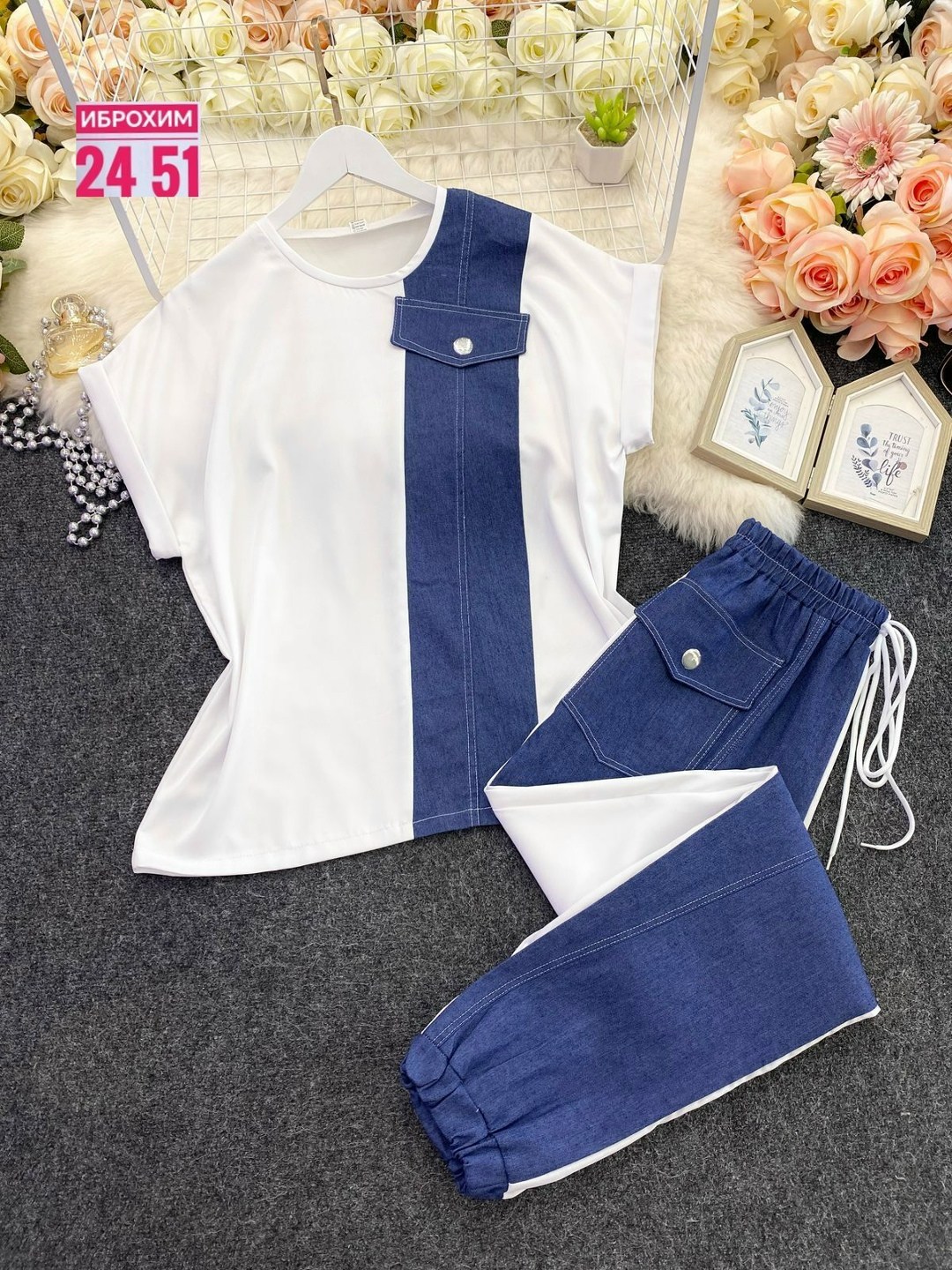 джинсовый комбинезон женский,джинсовые комбинезоны,женские комбинезоны,джинсовые костюмы женские,женский спортивный костюм из двух предметов