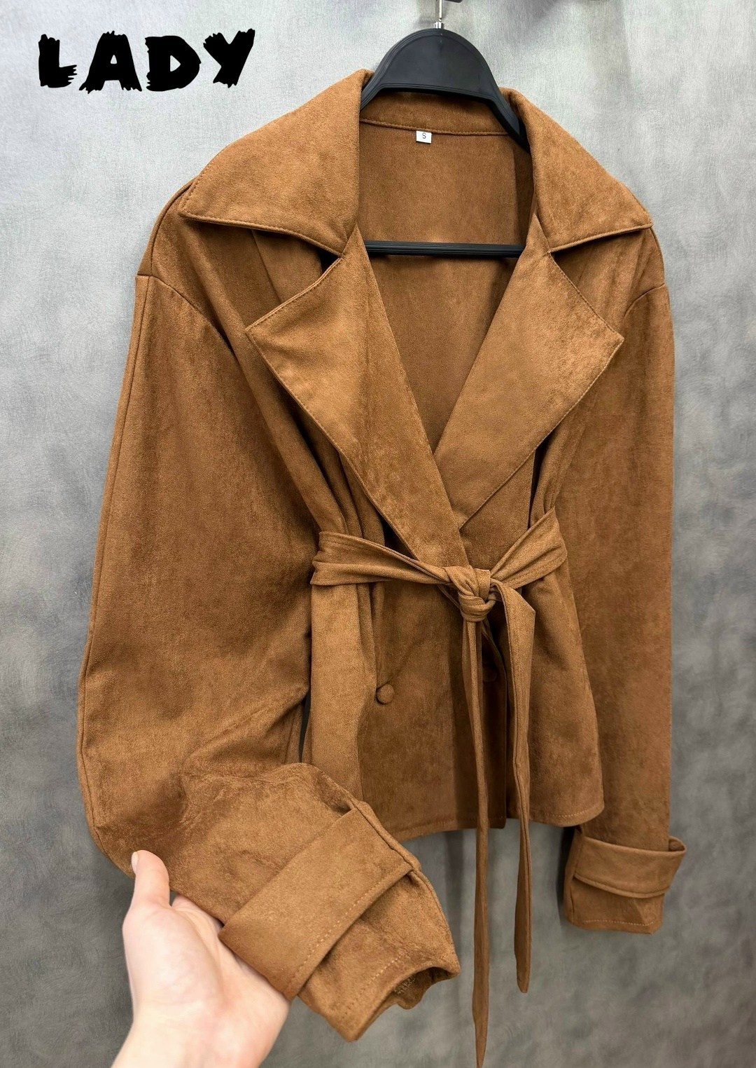 замшевая куртка,куртка замшевая женская,куртка стильная,классическая коричневая замшевая женская куртка с поясом,пальто с поясом