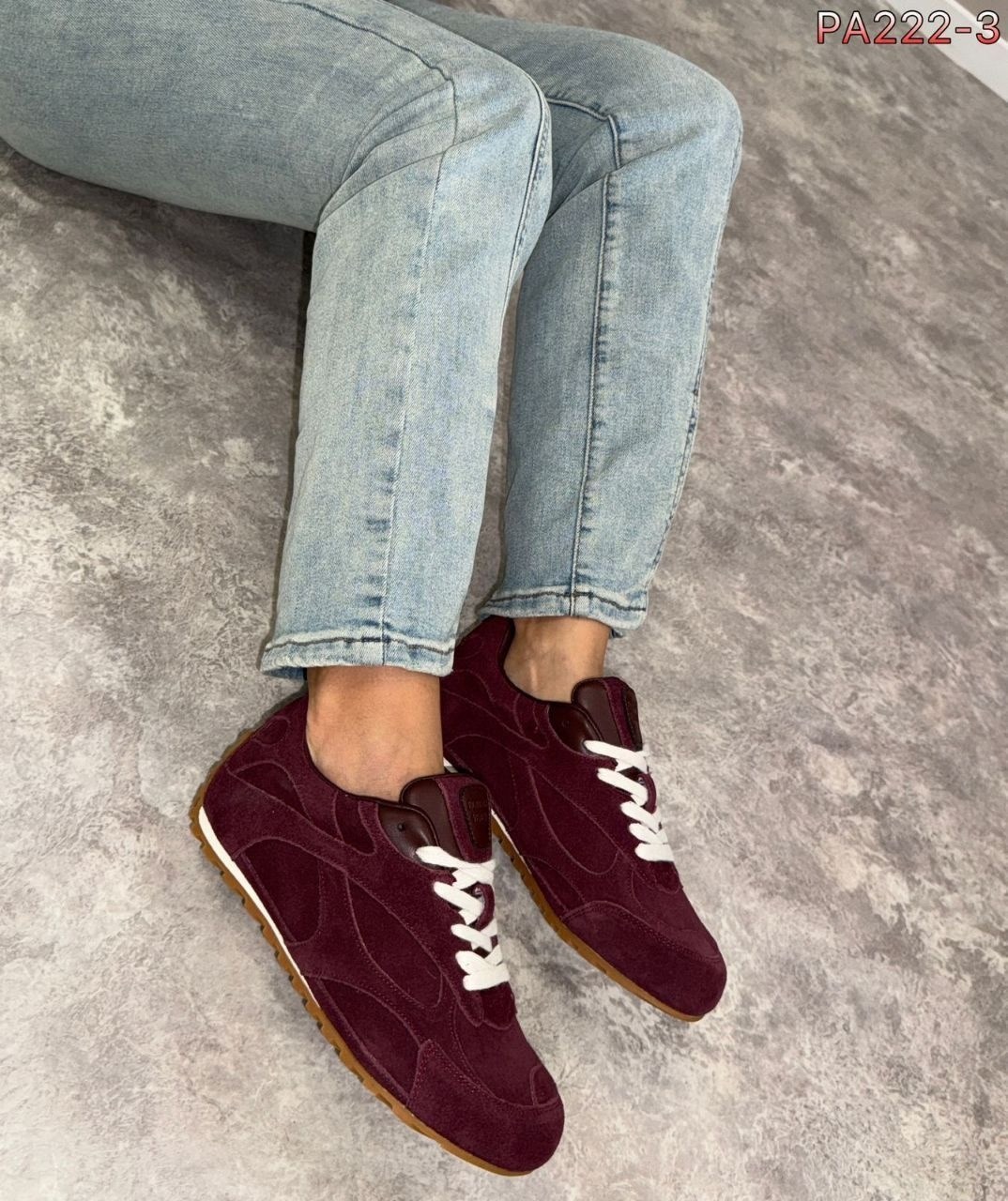 бордовые кроссовки, мода,кеды bottega veneta,бордовые кроссовки женские,бордовые кроссовки,замшевые кроссовки