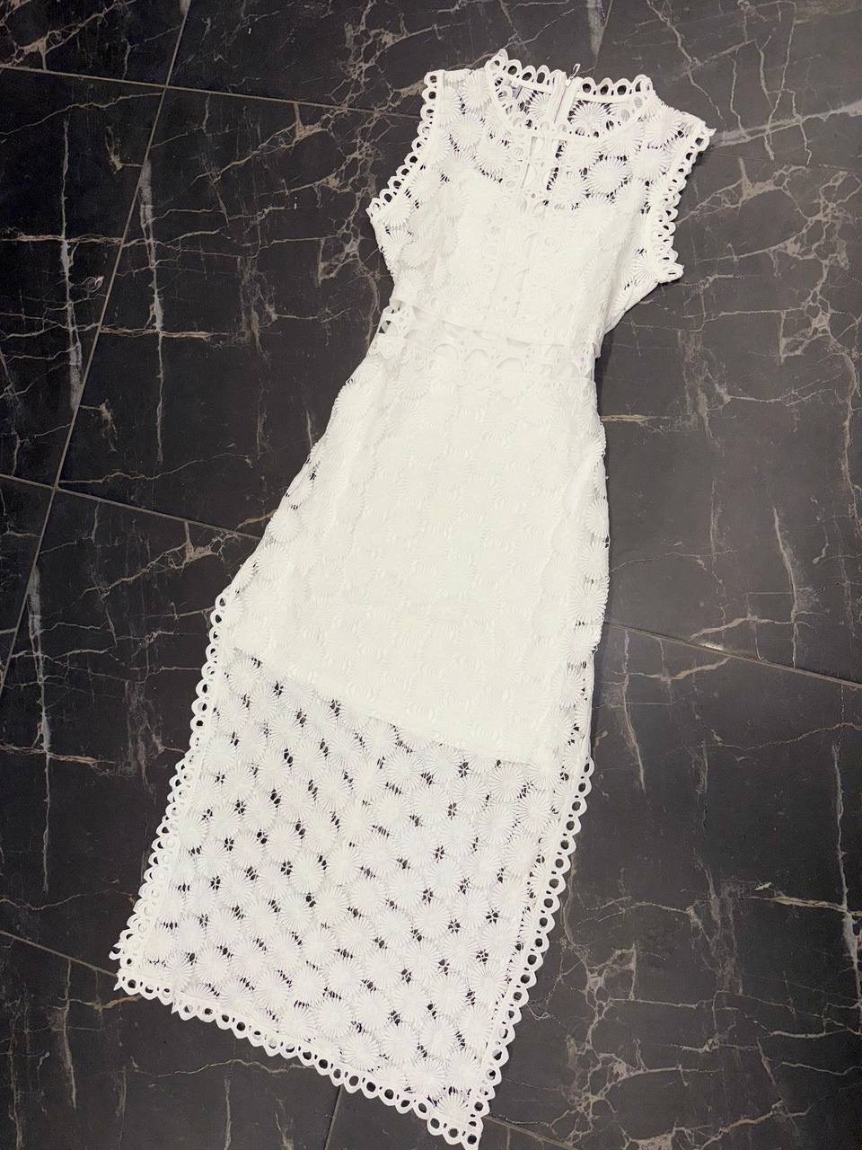 ажурное платье,кружевные платья,белое кружевное платье,кружевное платье миди,платья