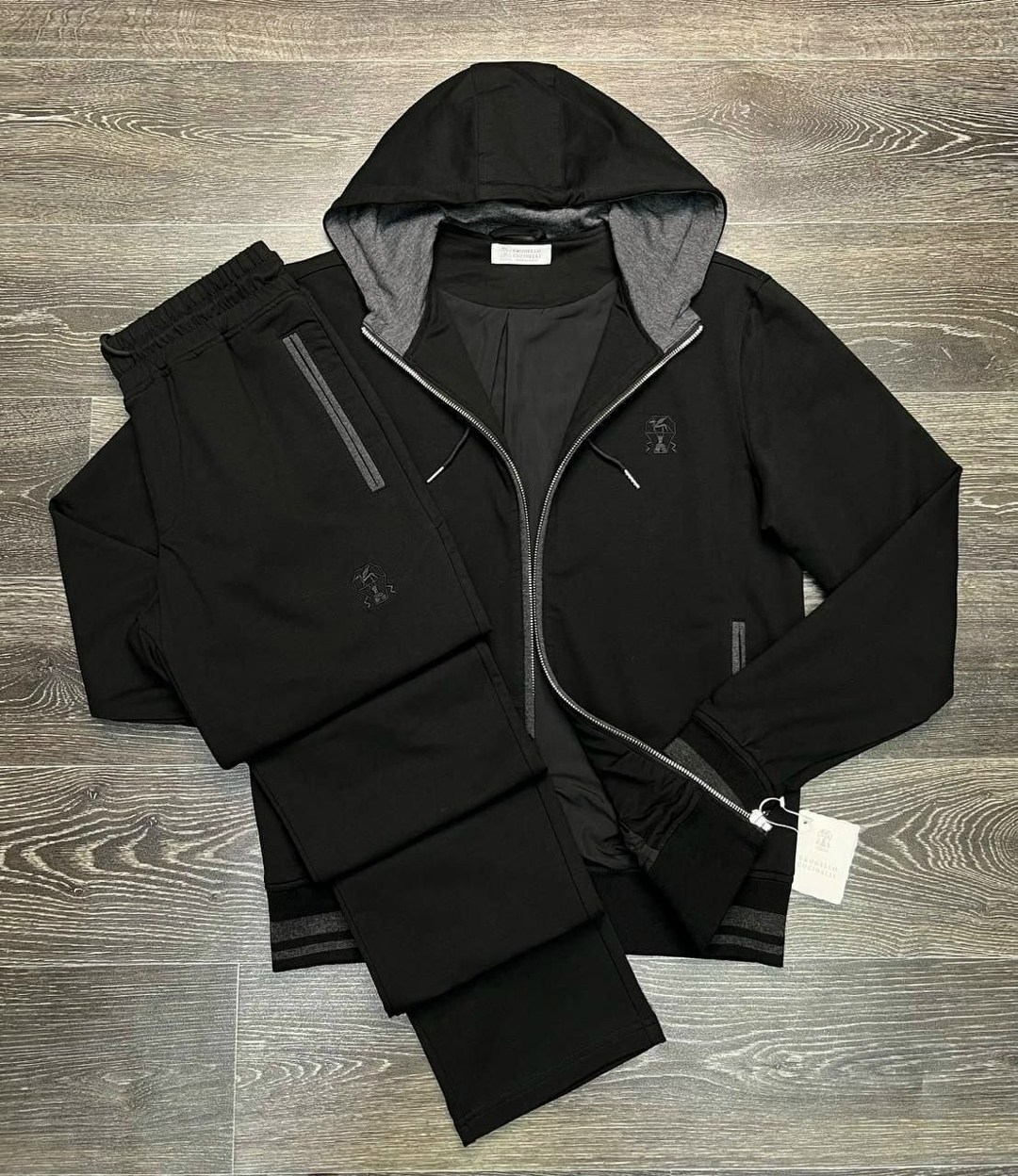 спортивный костюм brunello cucinelli,спортивный костюм armani,мужские спортивные костюмы,спортивные костюм,спортивный костюм armani exchange