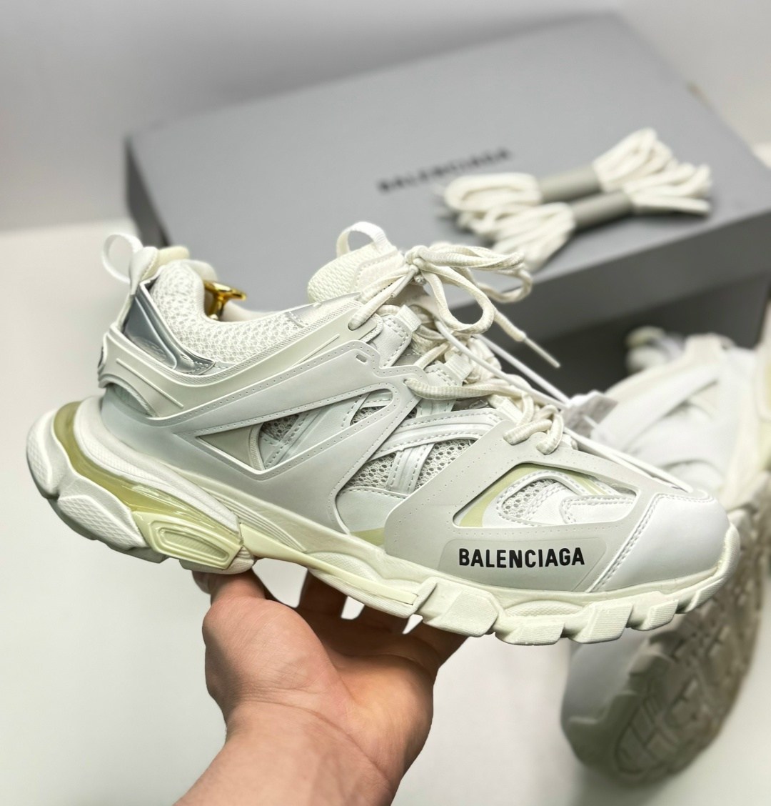 кроссовки balenciaga,кроссовки balenciaga track,кроссовки женские balenciaga,кроссовки баленсиага женские оригинал,мужские кроссовки balenciaga track белые с серым